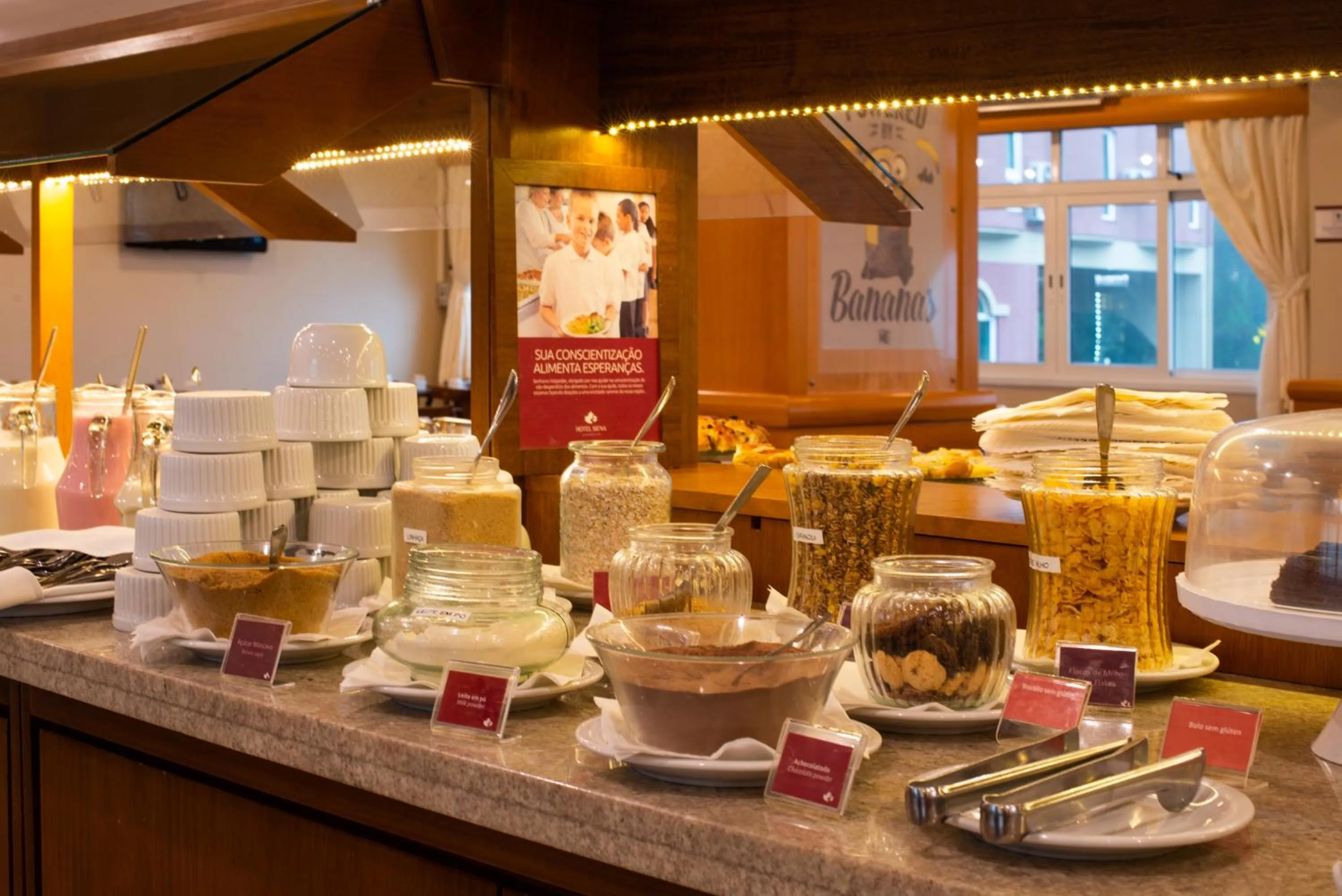 Buffet breakfast in Hotel Laghetto Siena Gramado