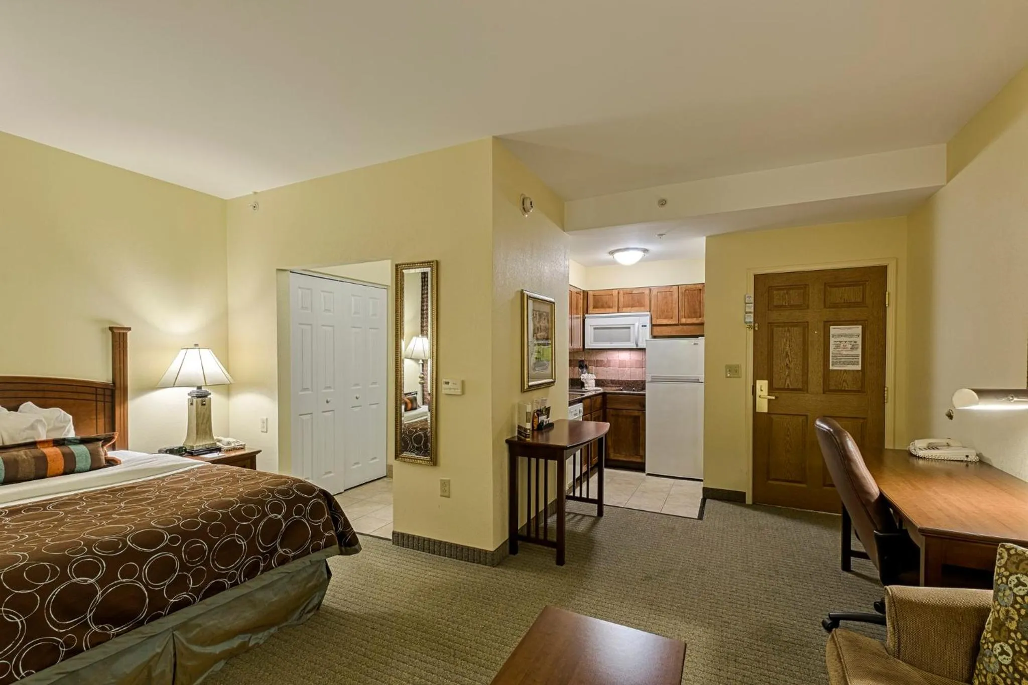 Photo of the whole room, Bed in Staybridge Suites Harrisburg-Hershey by IHG