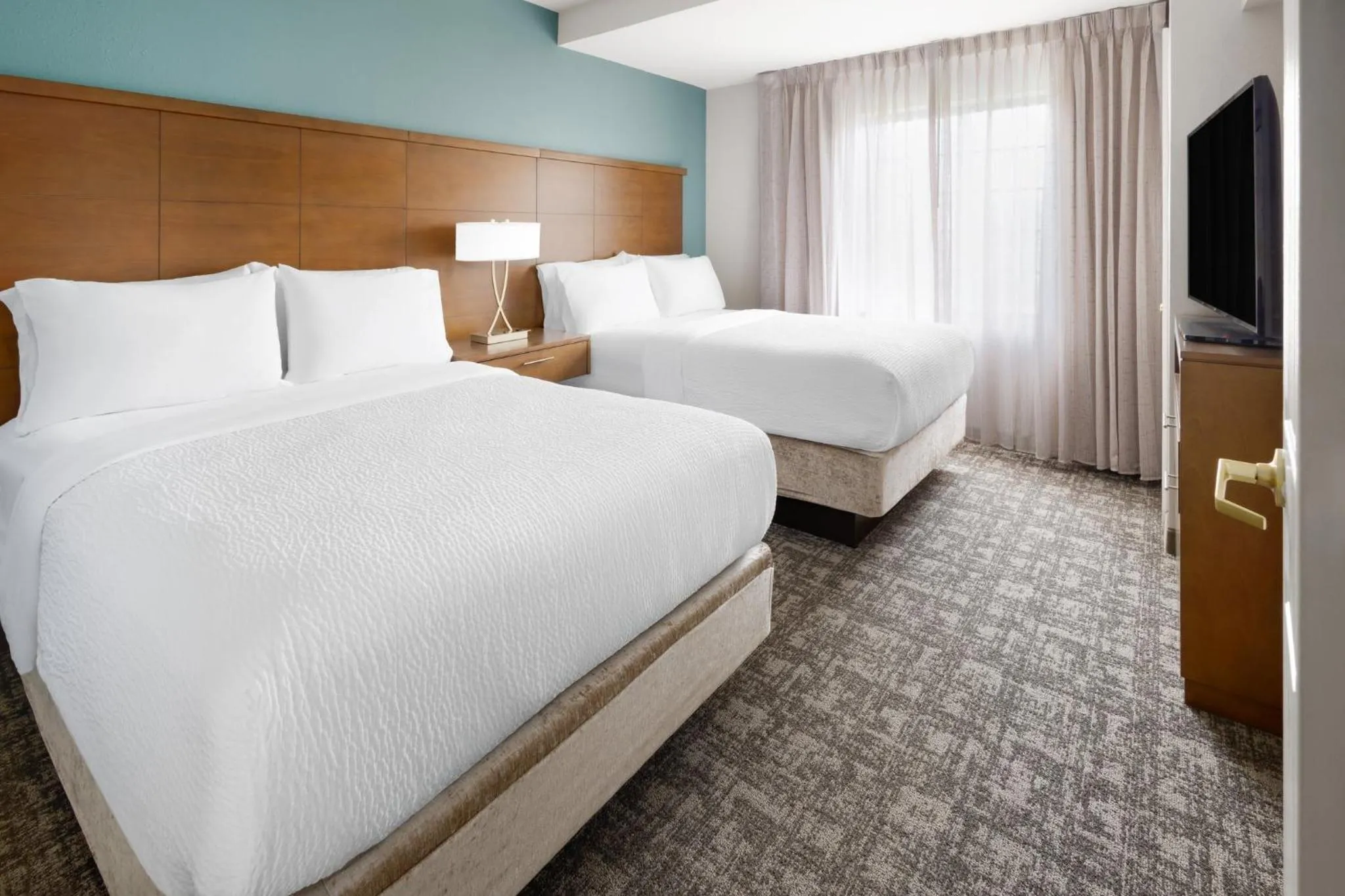 Photo of the whole room, Bed in Staybridge Suites Harrisburg-Hershey by IHG