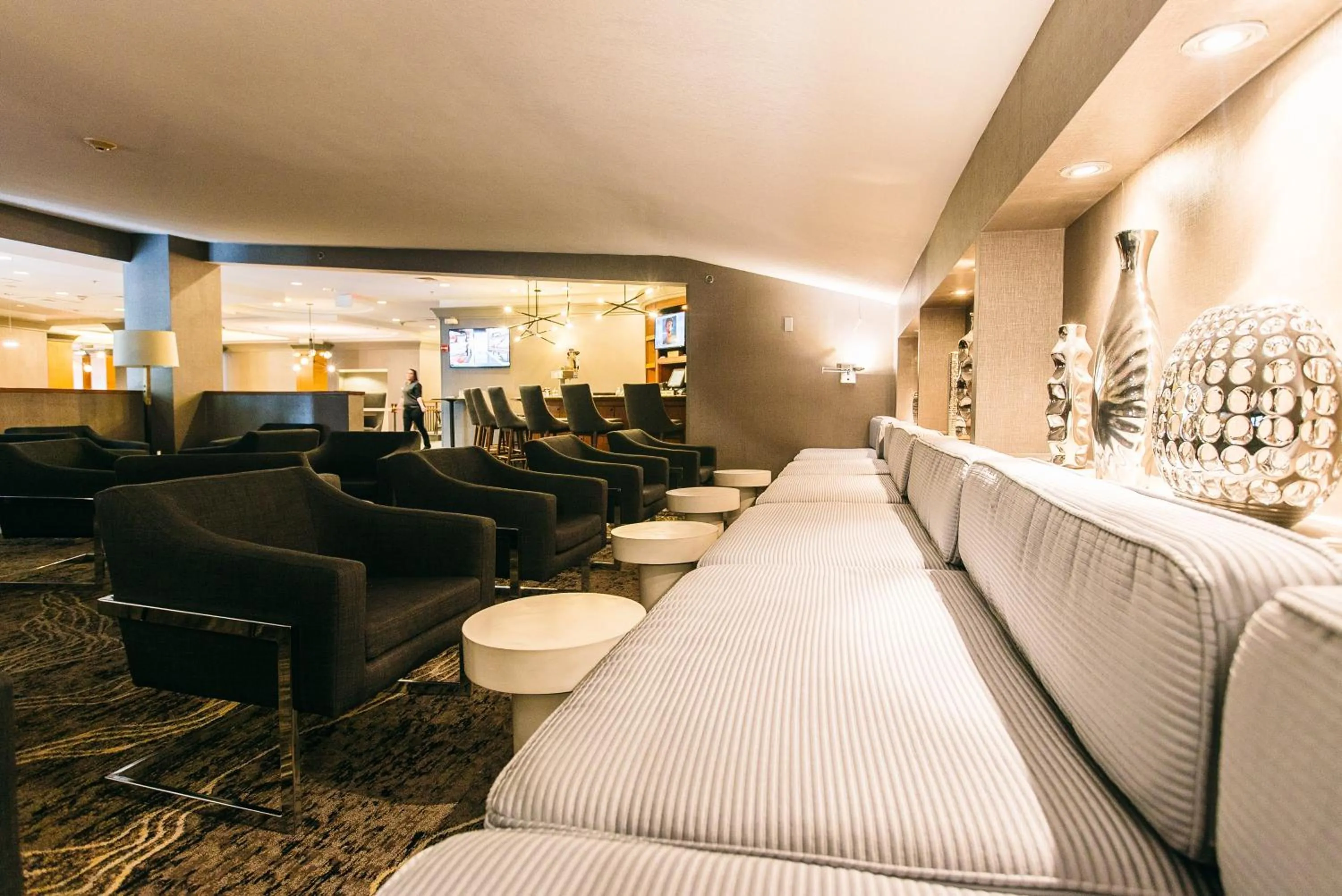 Restaurant/places to eat in Crowne Plaza Hotel Harrisburg-Hershey by IHG