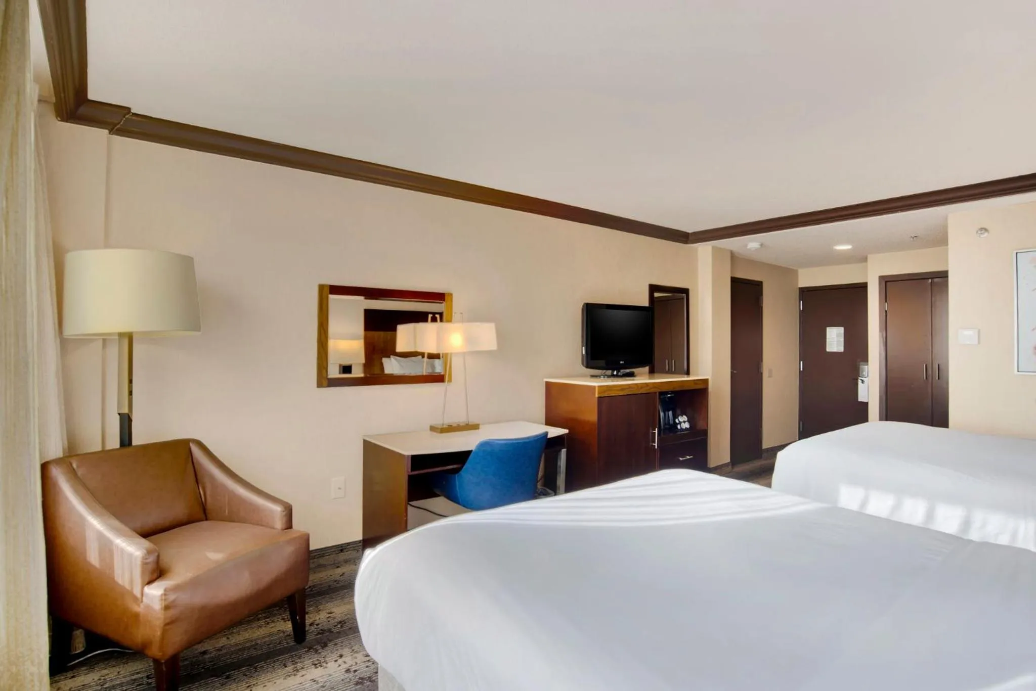 Photo of the whole room, Bed in Crowne Plaza Hotel Harrisburg-Hershey by IHG
