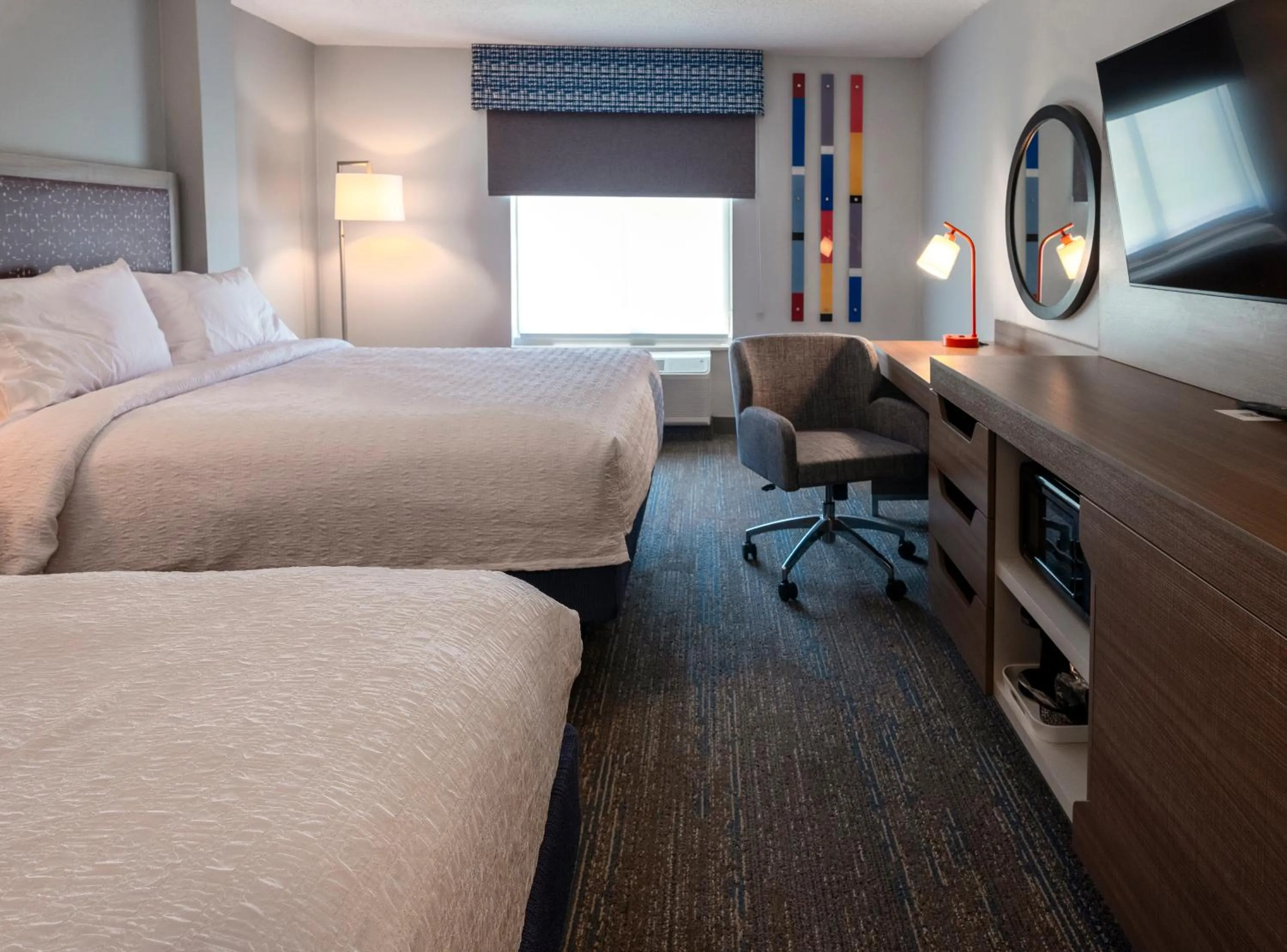 Bedroom, Bed in Hampton Inn Norton, Va