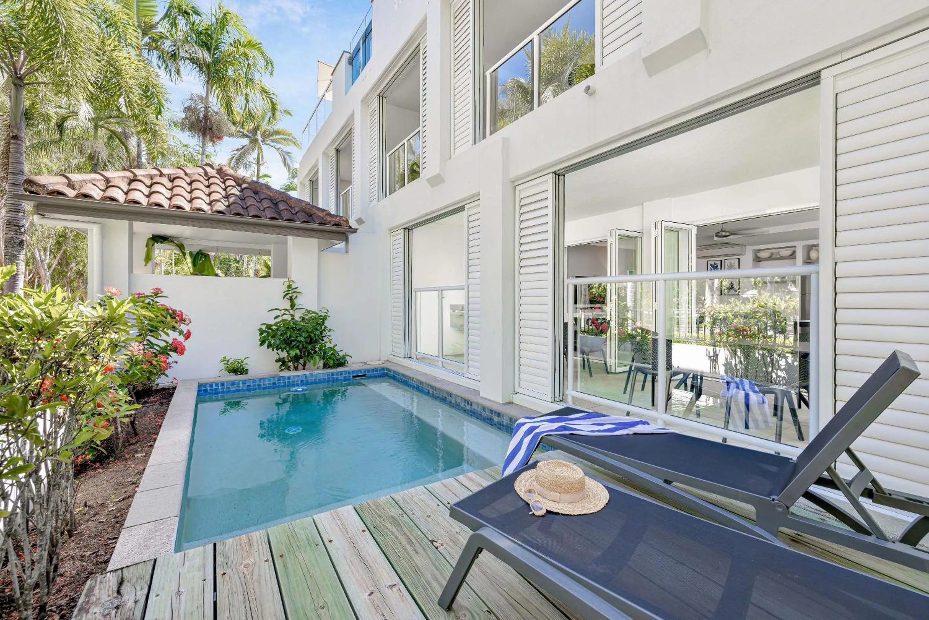 Swimming pool in Peppers Beach Club