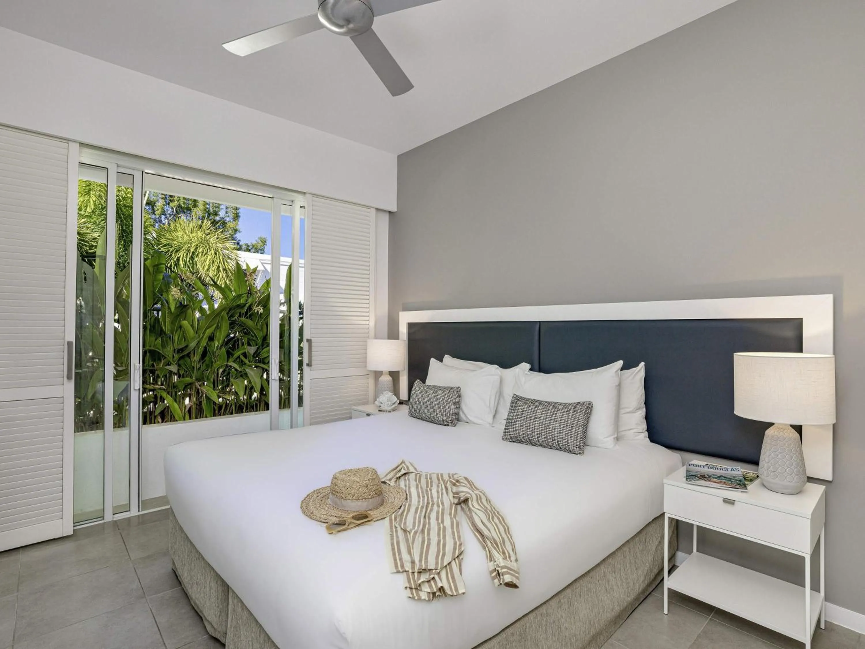 Bedroom, Bed in Peppers Beach Club