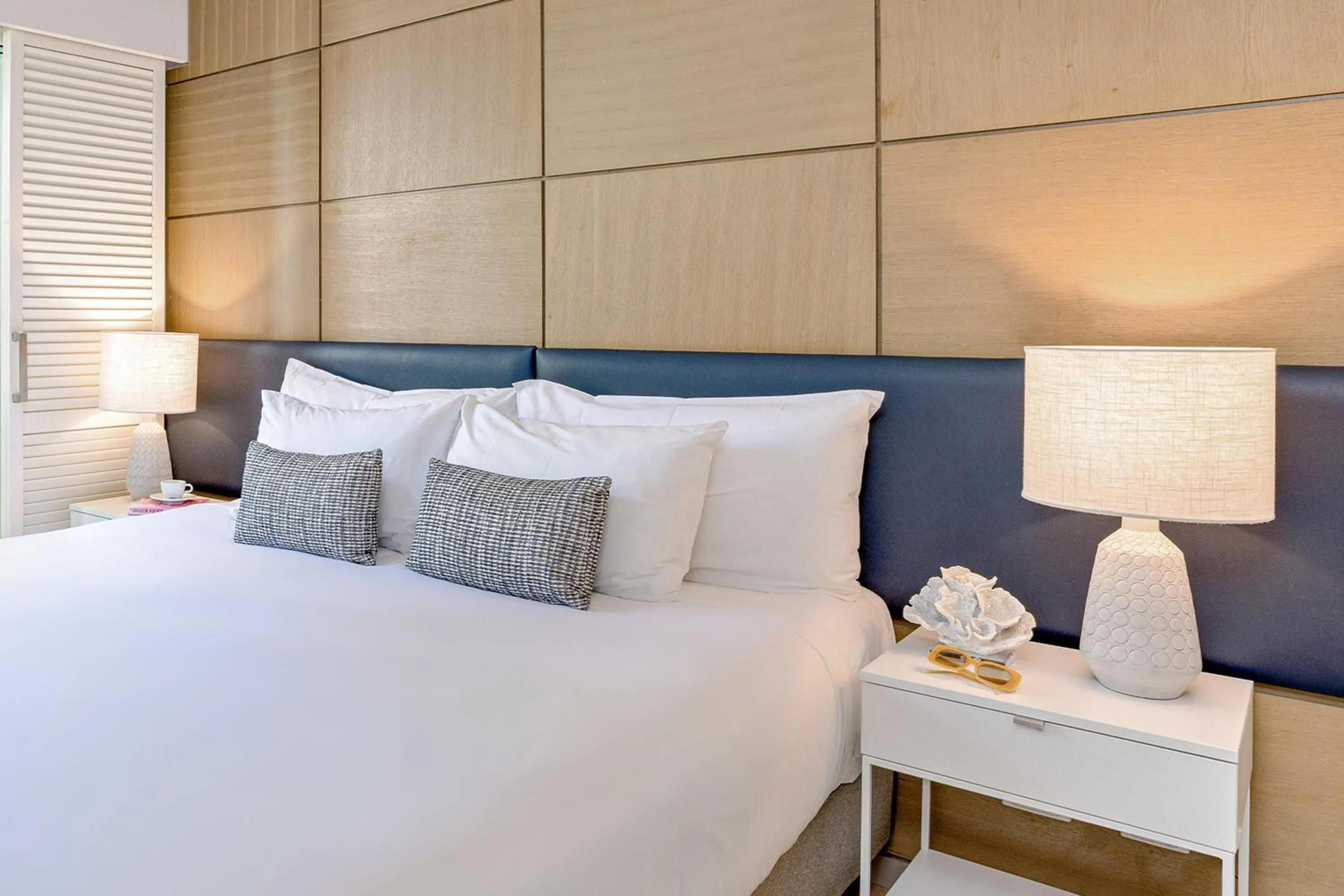 Bedroom, Bed in Peppers Beach Club