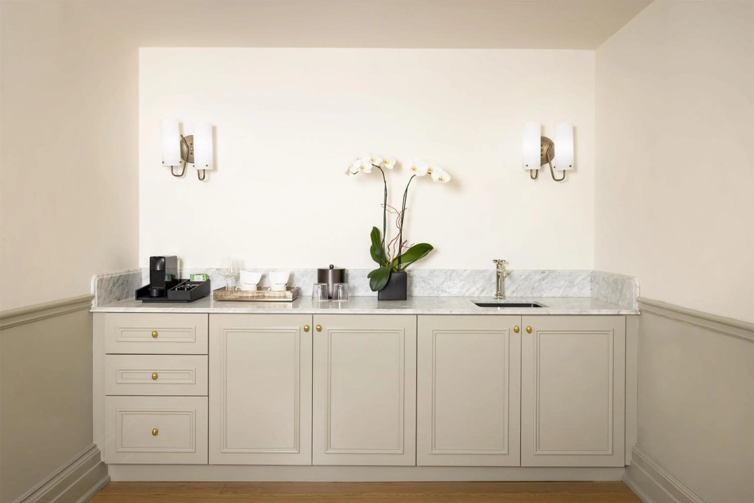 Photo of the whole room in The Bellevue Hotel, in the Unbound Collection by Hyatt