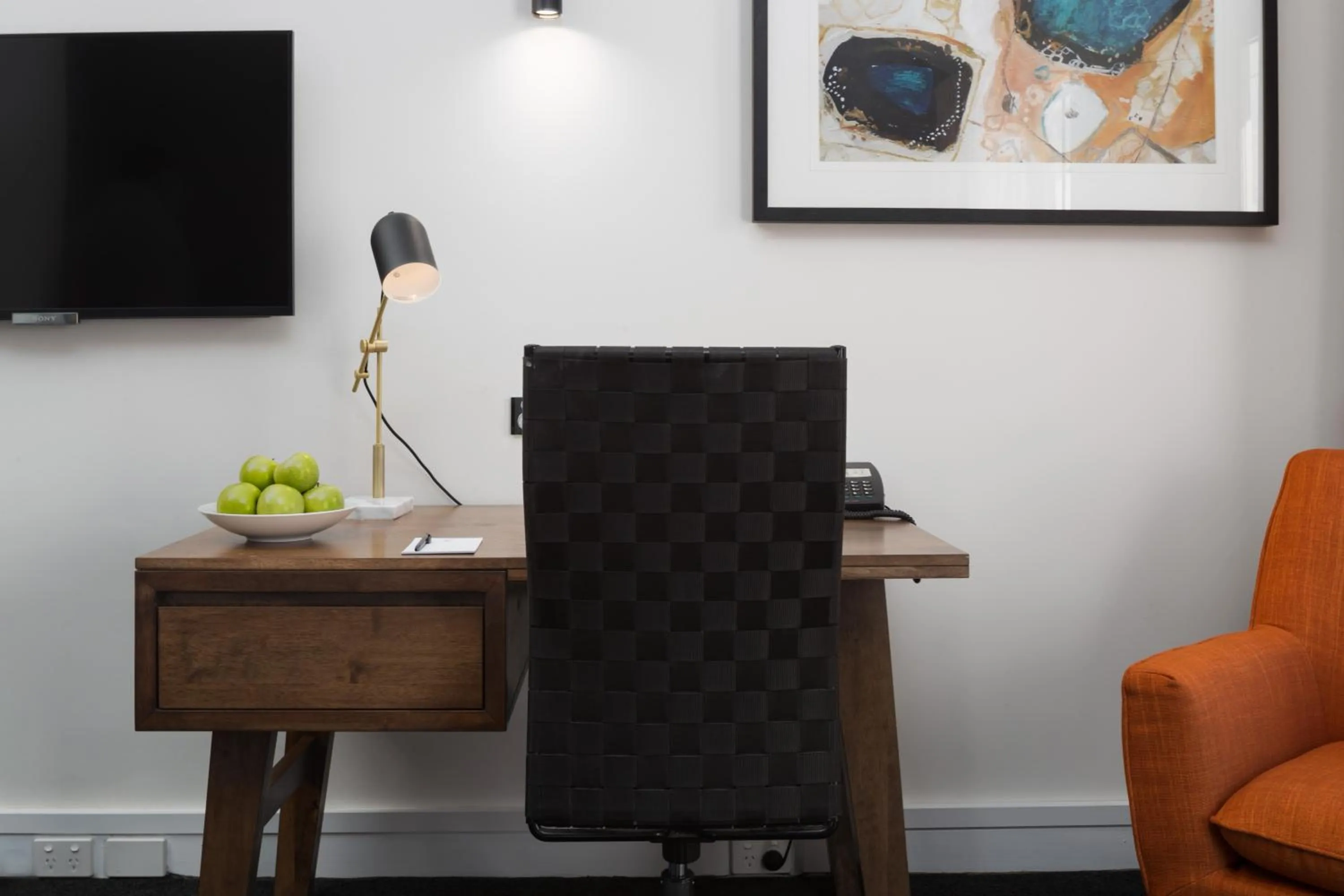 Seating area in Esplanade Hotel Fremantle - by Rydges