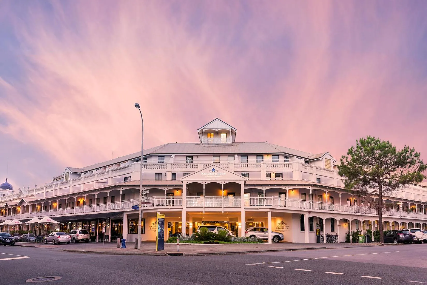 Facade/entrance in Esplanade Hotel Fremantle - by Rydges