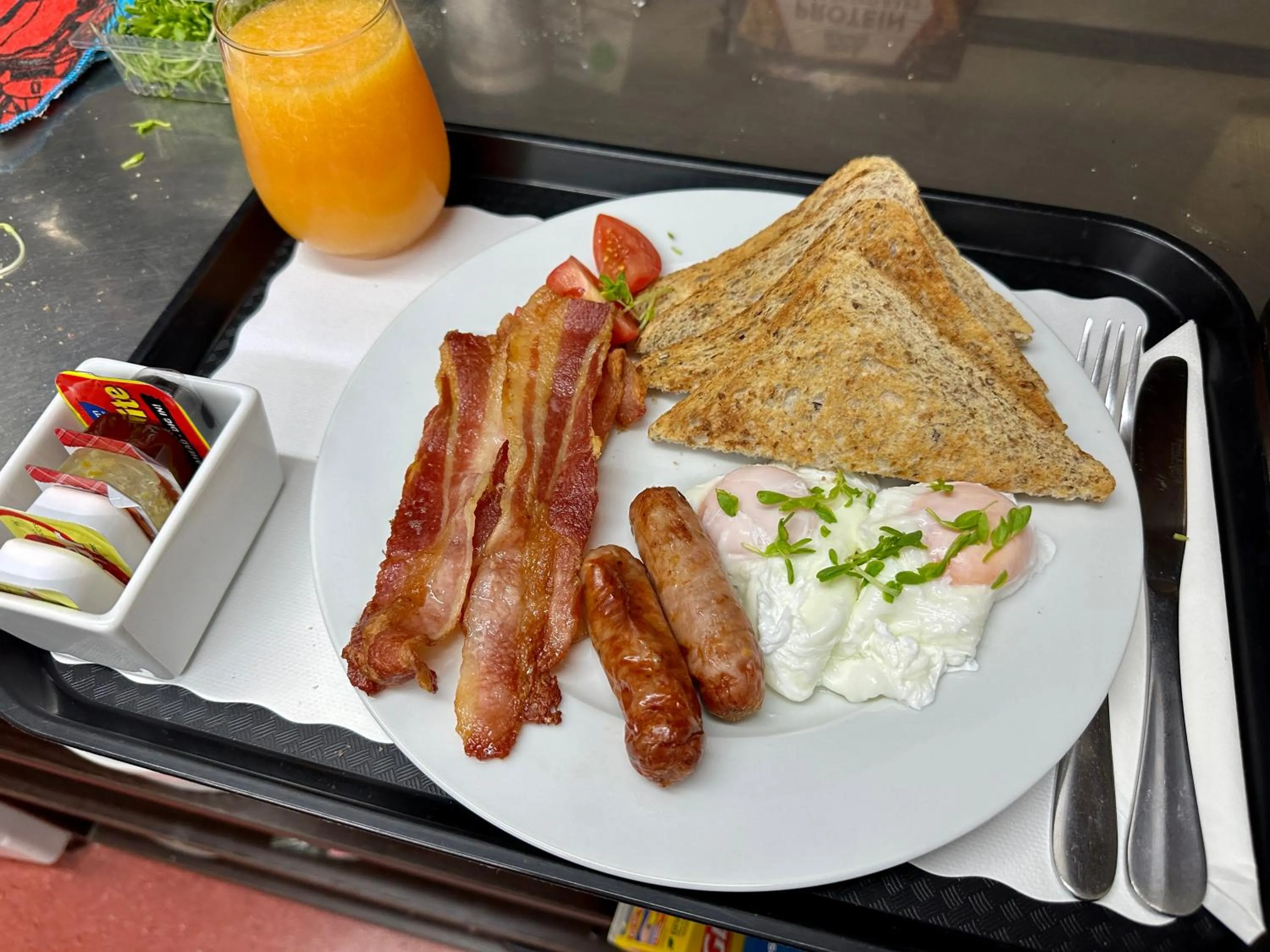 Breakfast in Arena Lodge