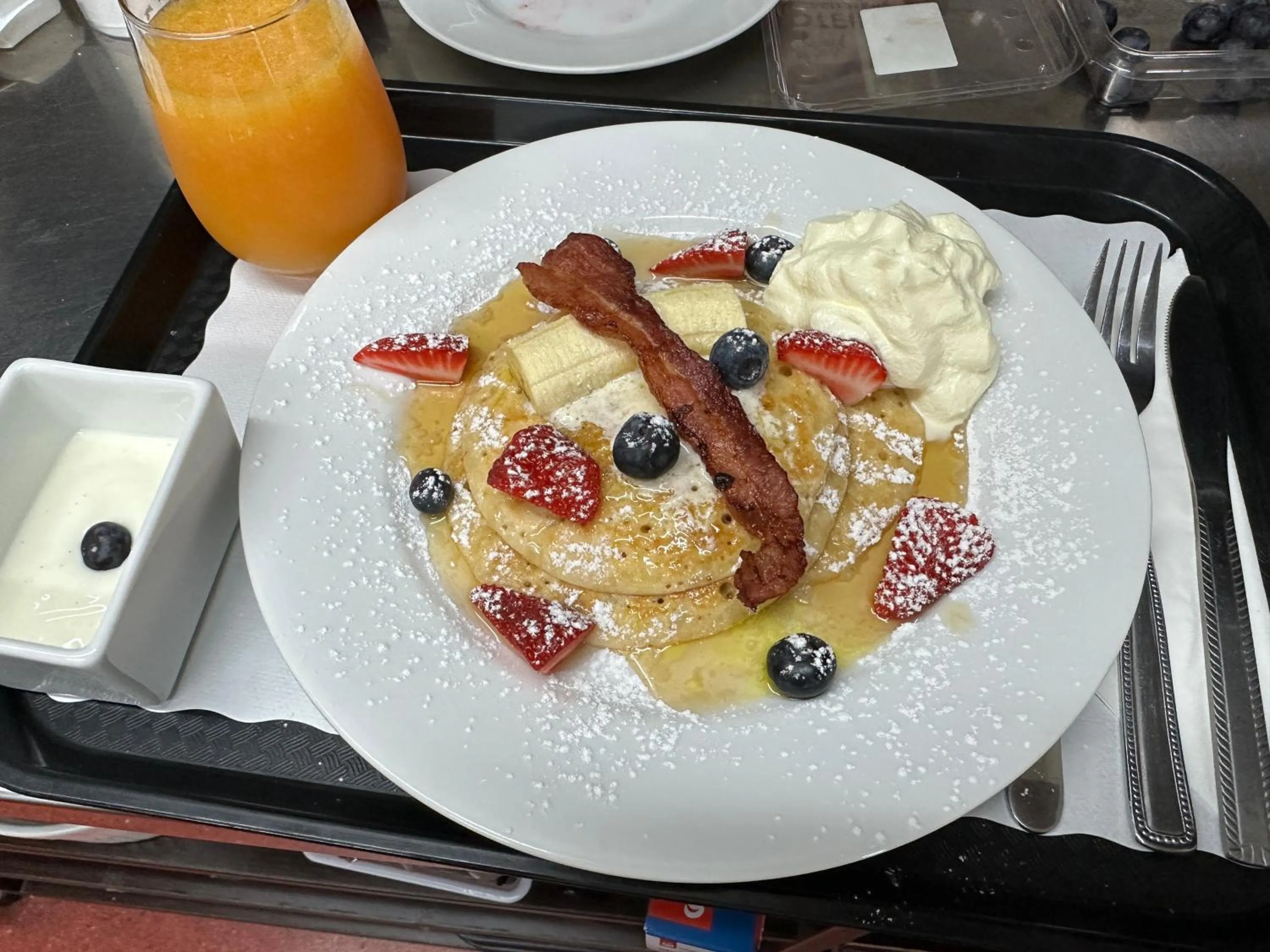 Breakfast in Arena Lodge