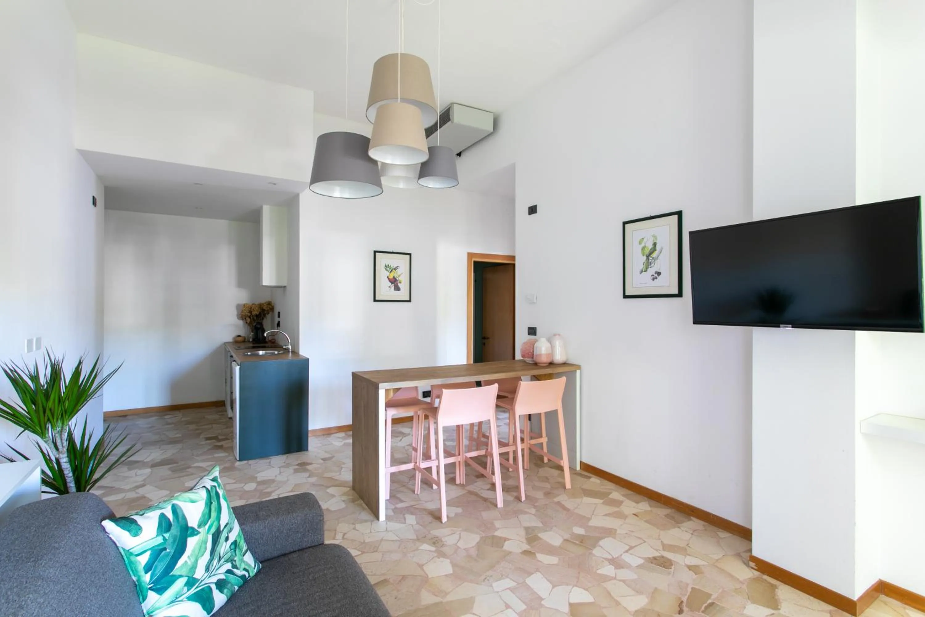 TV and multimedia in Harvey Suites Hotel & Residence