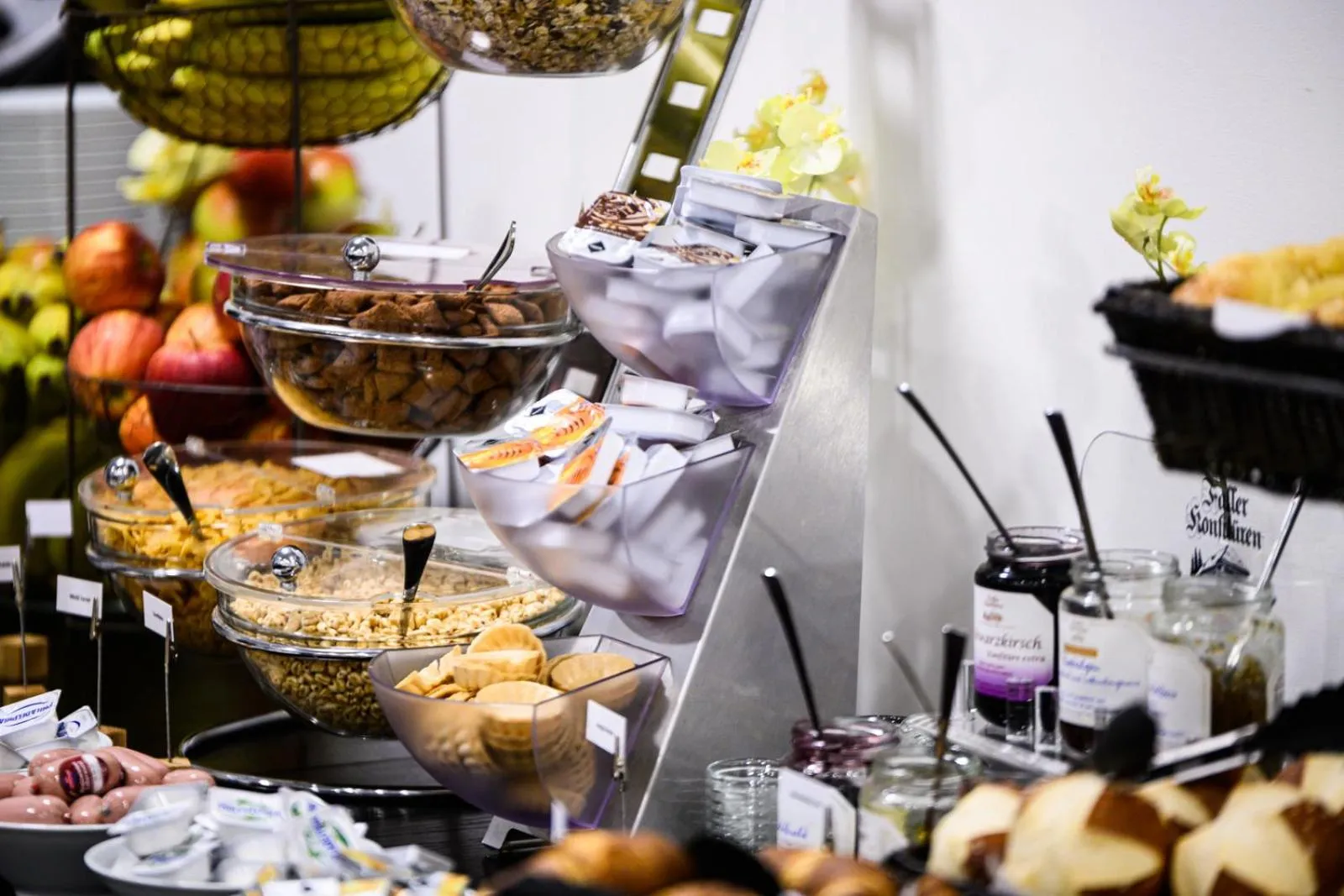 Buffet breakfast in Hotel Luna