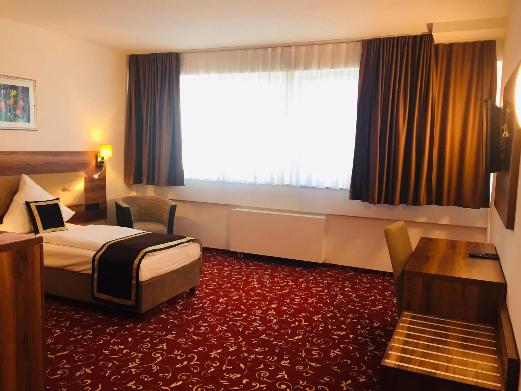 Photo of the whole room, Bed in Hotel Luna