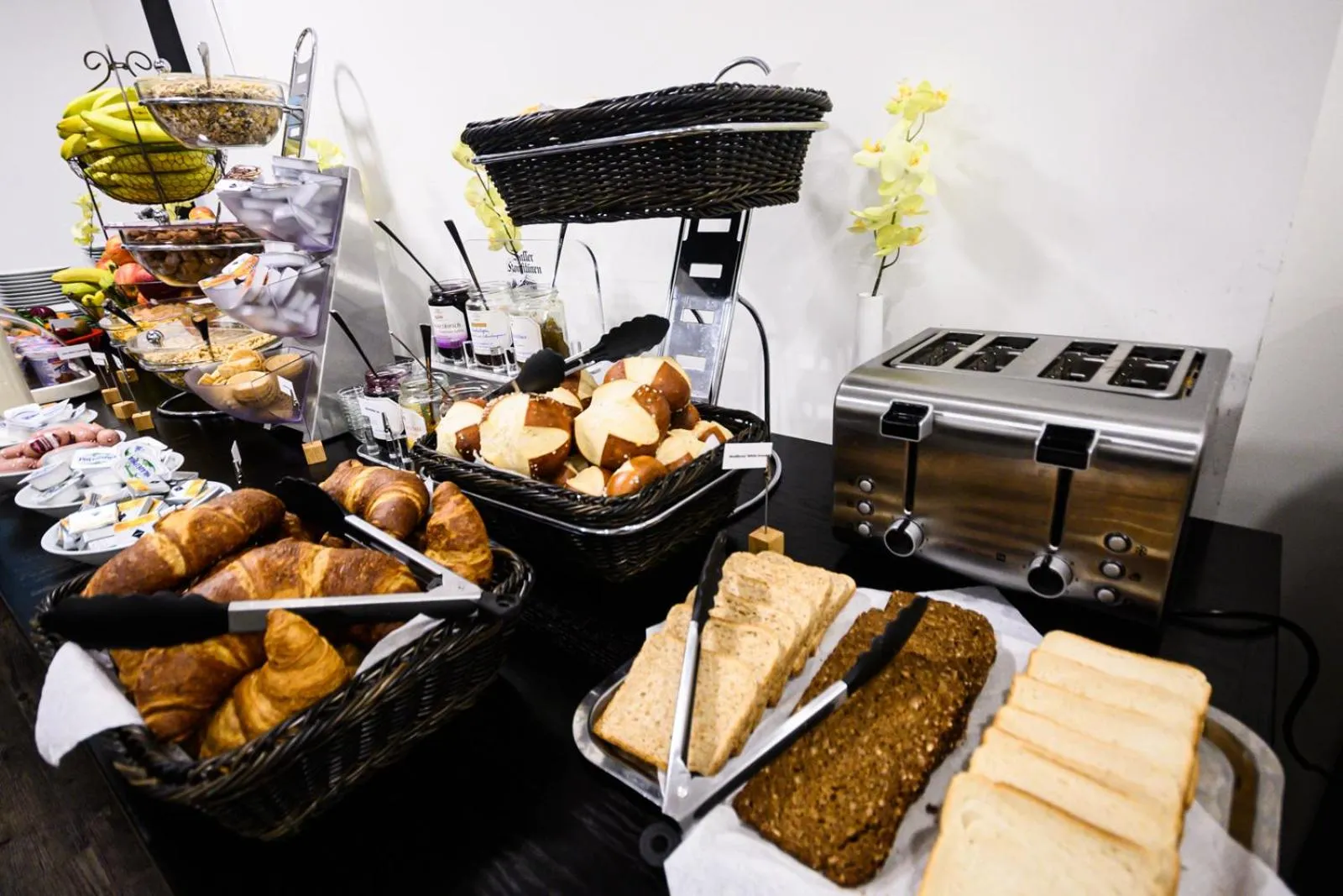 Buffet breakfast in Hotel Luna