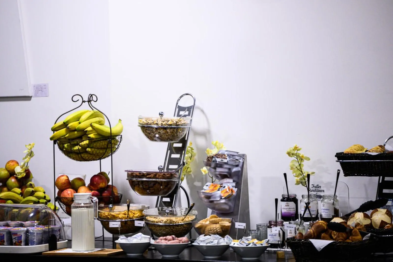 Buffet breakfast in Hotel Luna