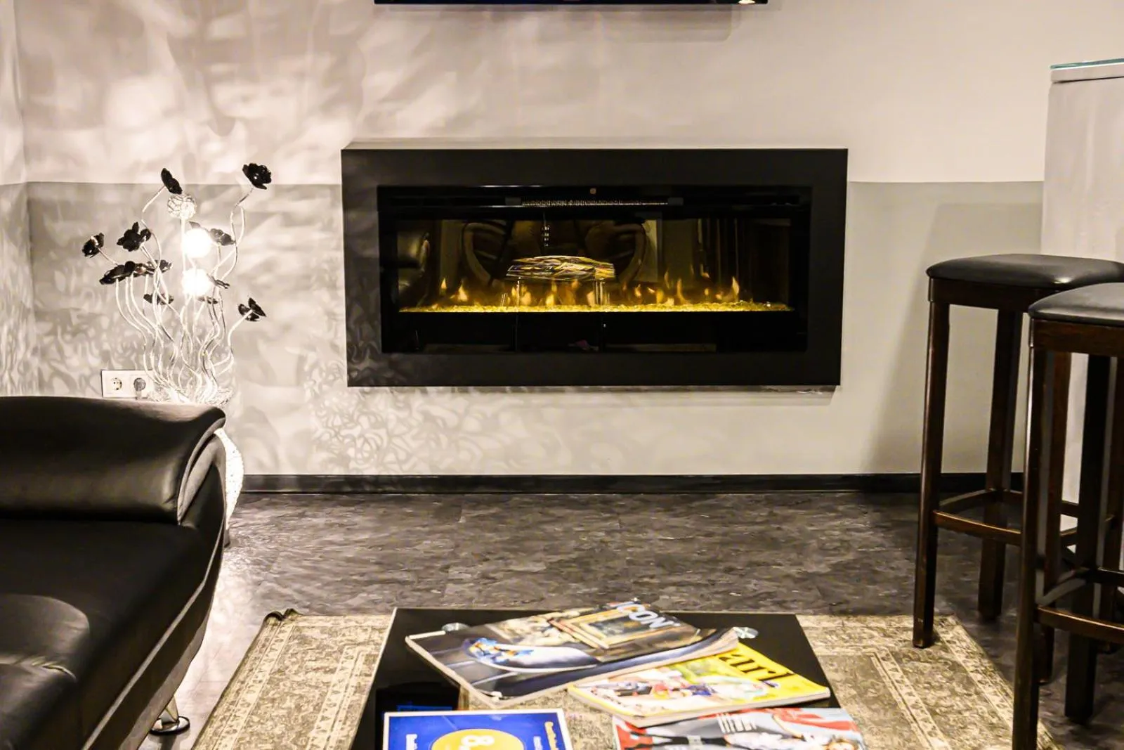 Communal lounge/ TV room in Hotel Luna