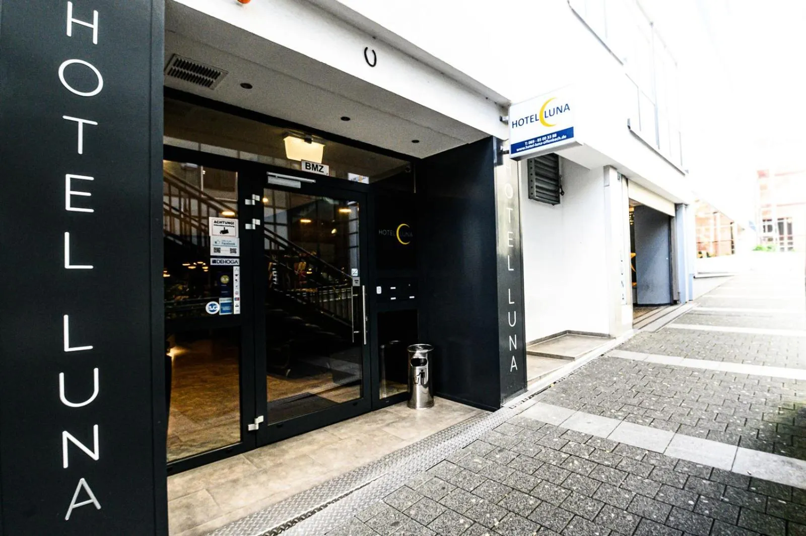 Facade/entrance in Hotel Luna