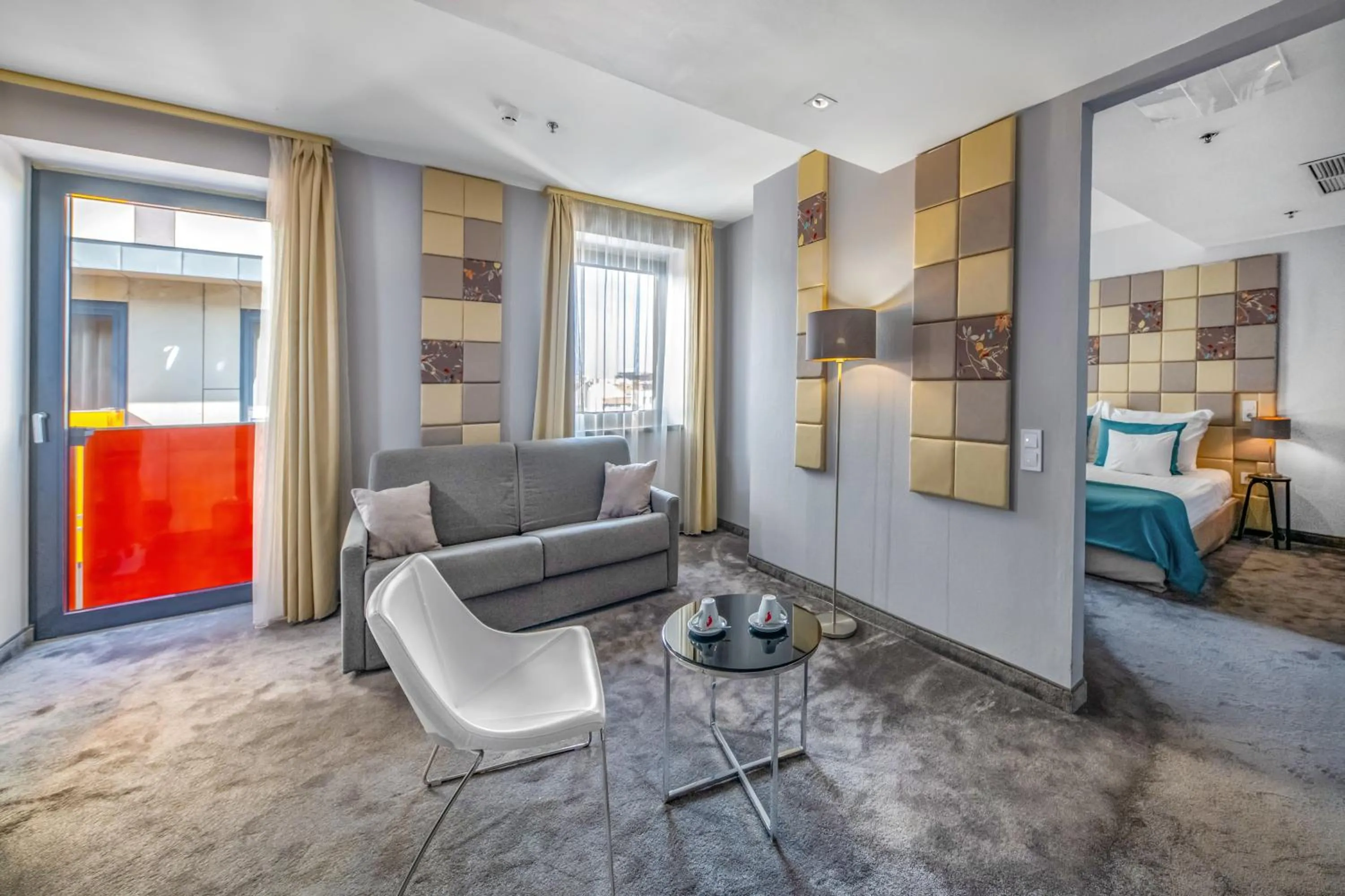 Photo of the whole room in Hotel President