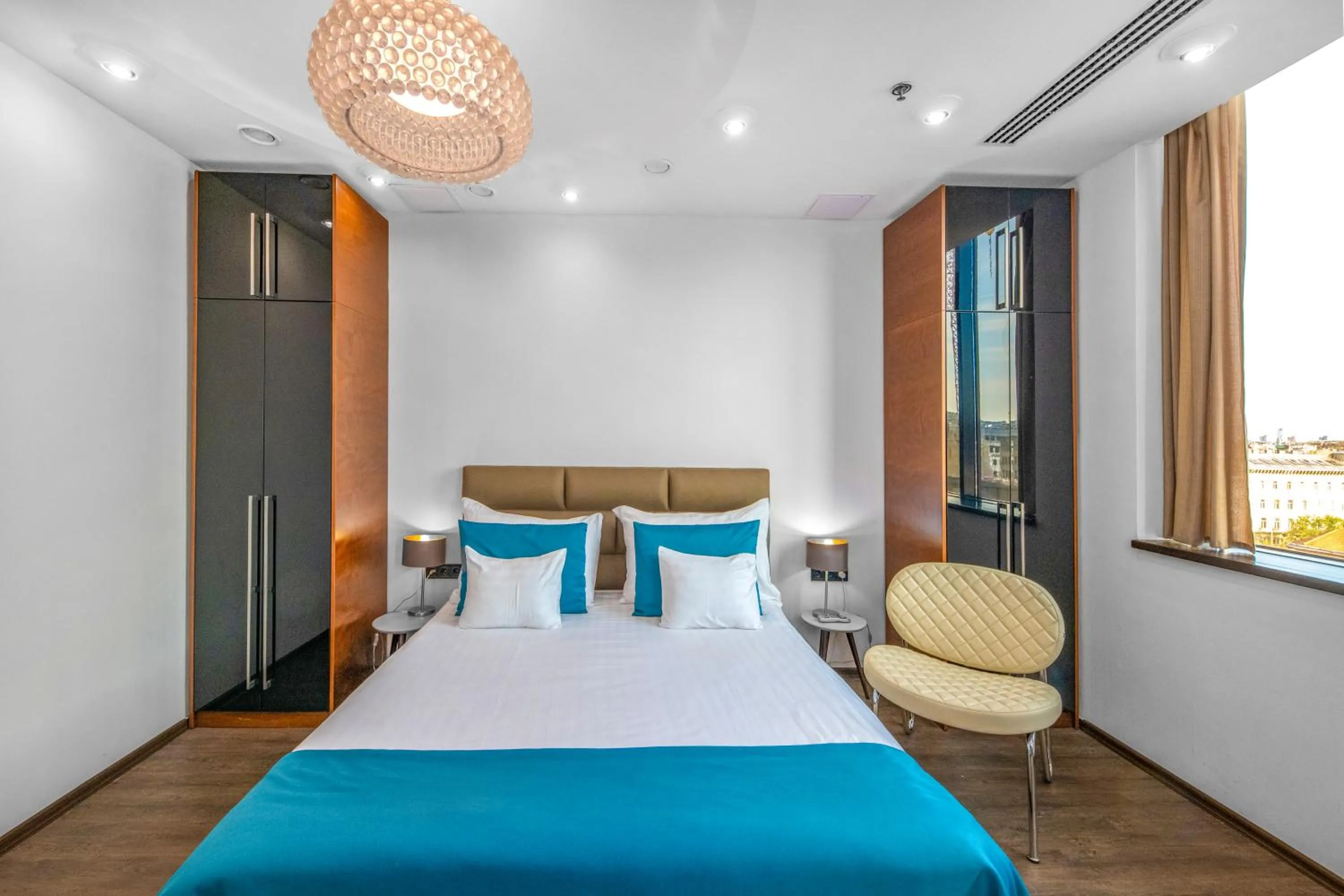 Bedroom, Bed in Hotel President