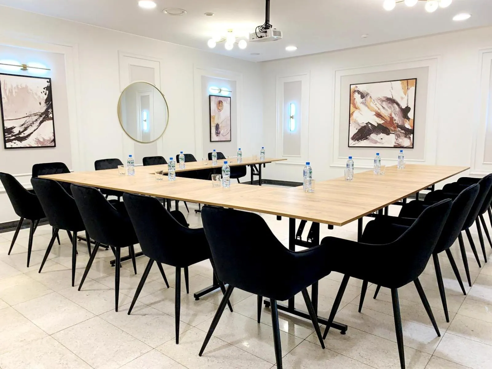 Business facilities in Hotel Fero Express POKOJE KLIMATYZOWANE AC