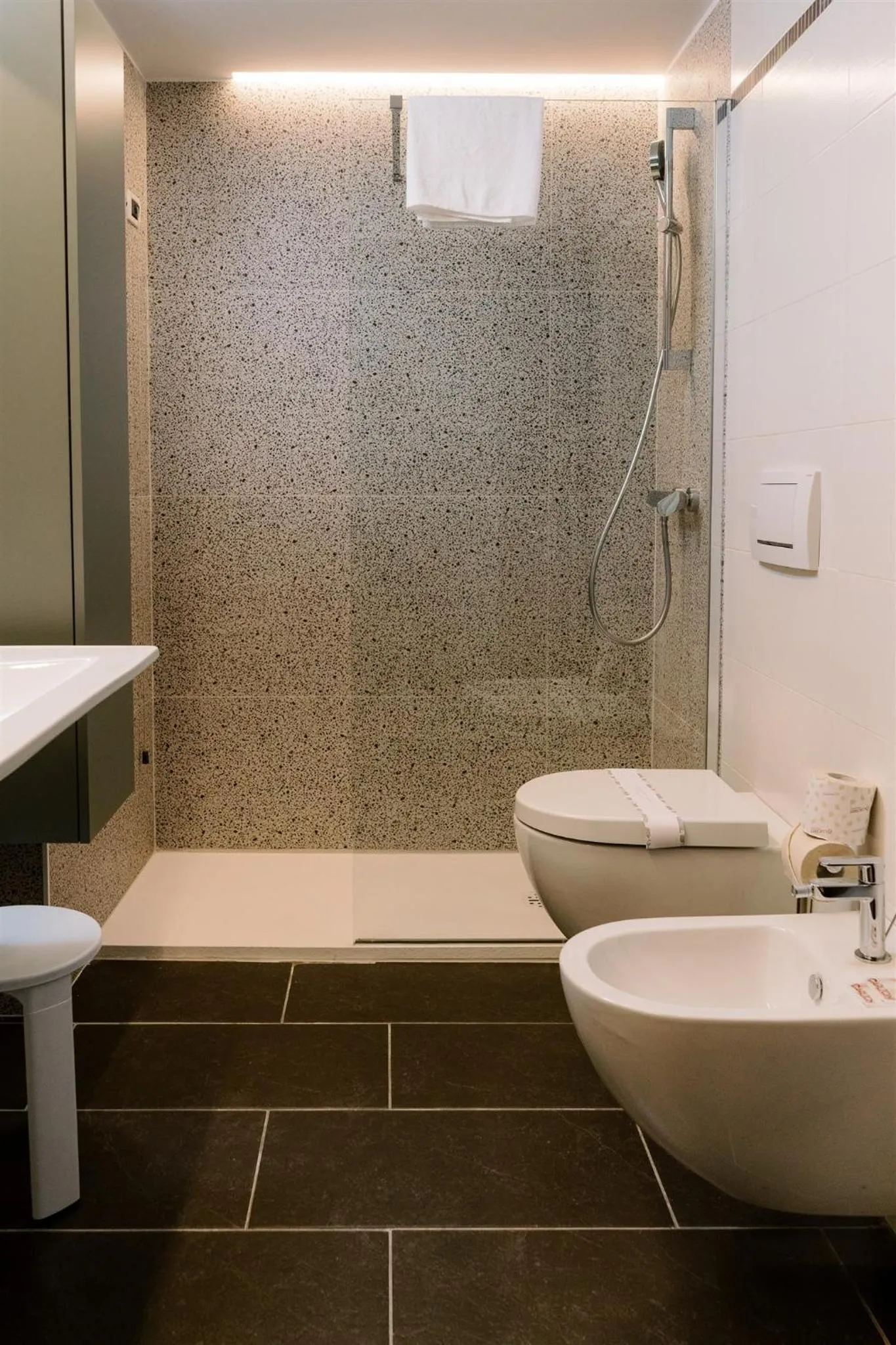 Shower in Residence Carlton