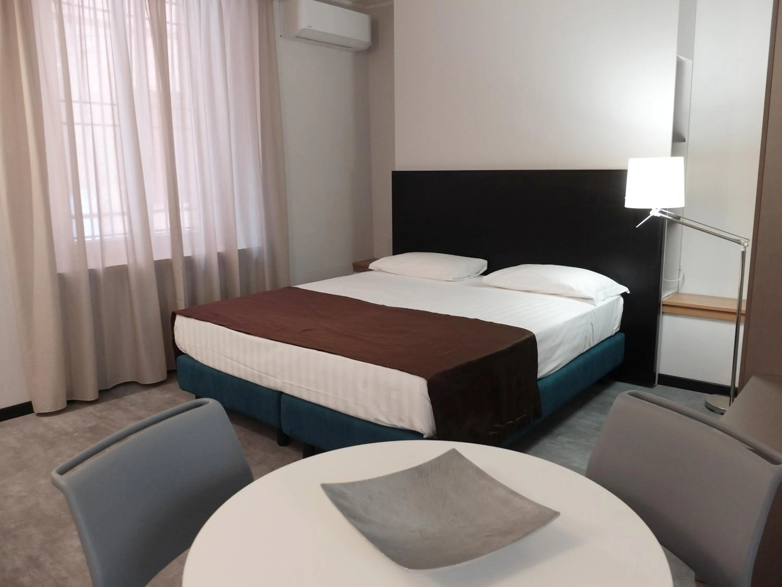 Photo of the whole room in Residence Carlton