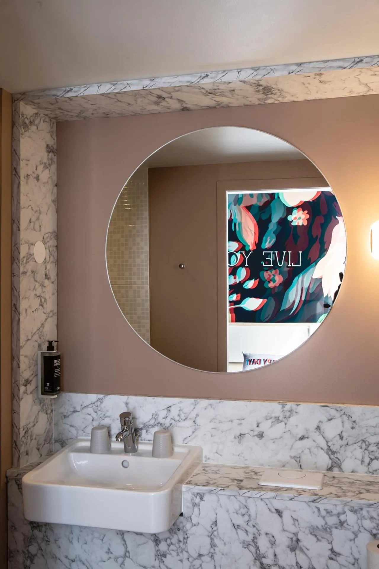 Bathroom in ibis Styles Bordeaux Centre Gare