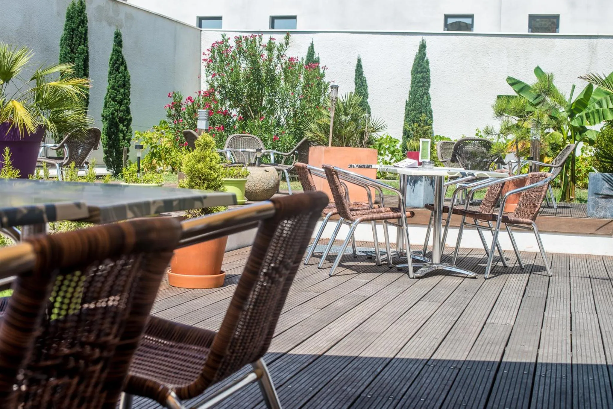 Patio in ibis Styles Bordeaux Centre Gare