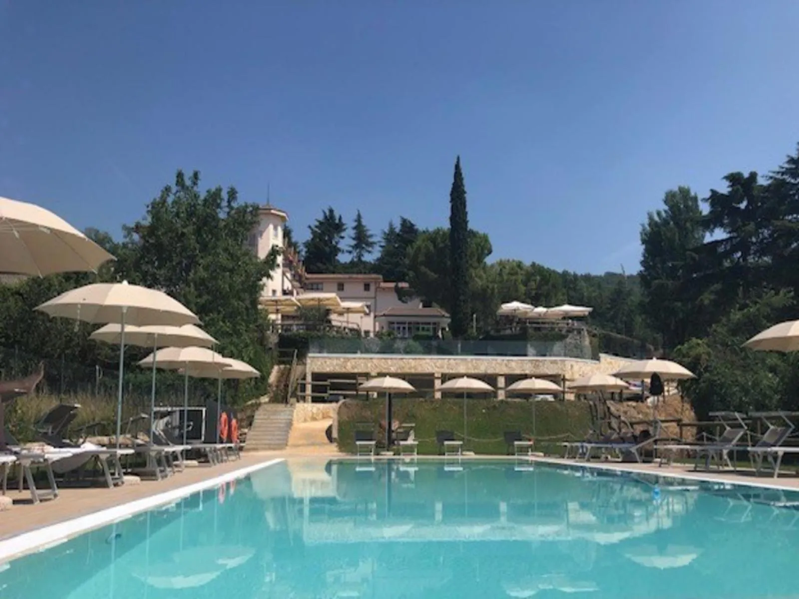Swimming pool in Hotel Bellavista
