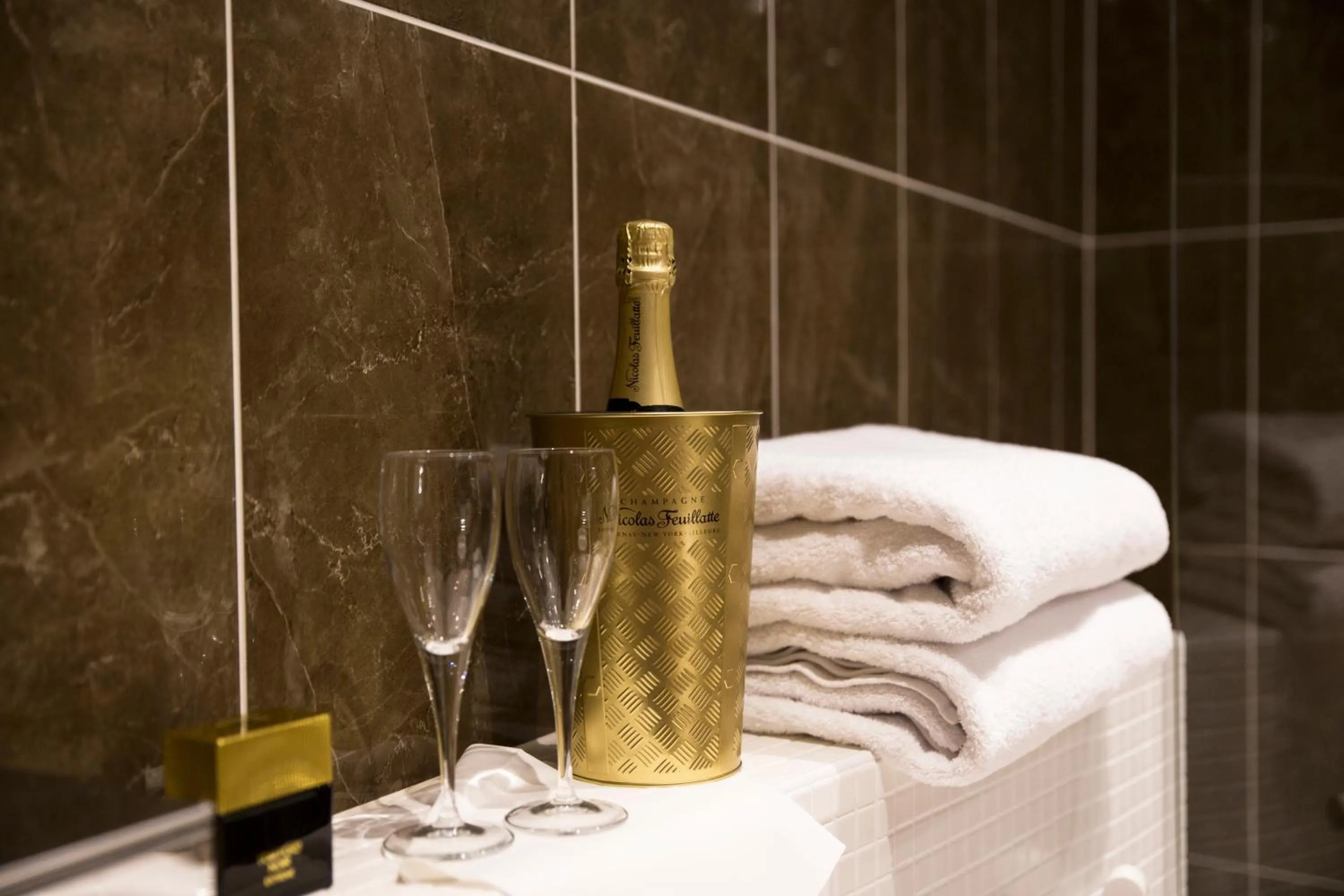 Bathroom in Hotel Epoque & Apartments