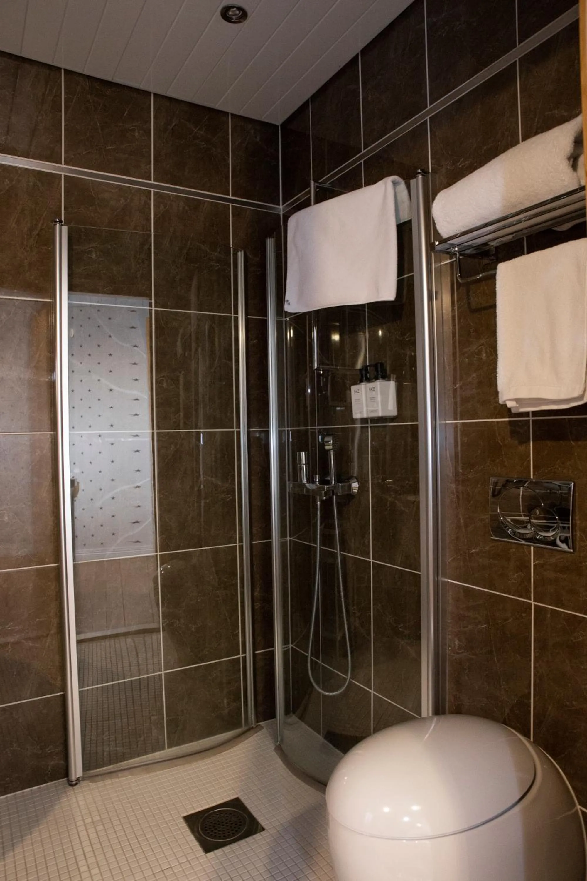 Bathroom in Hotel Epoque & Apartments