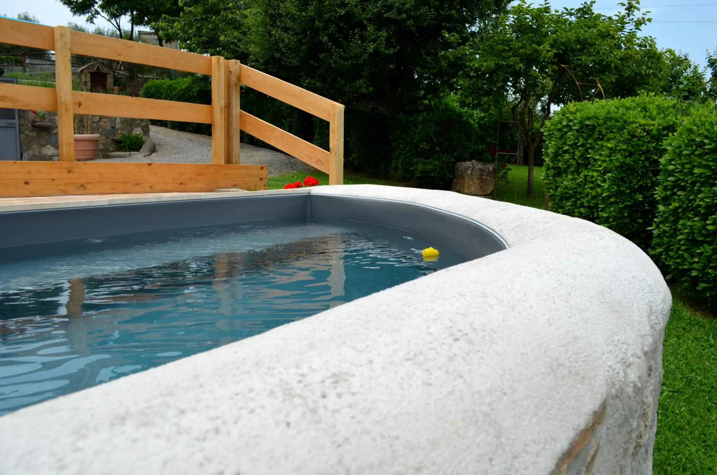 Hot Tub in Bed and Breakfast Bike