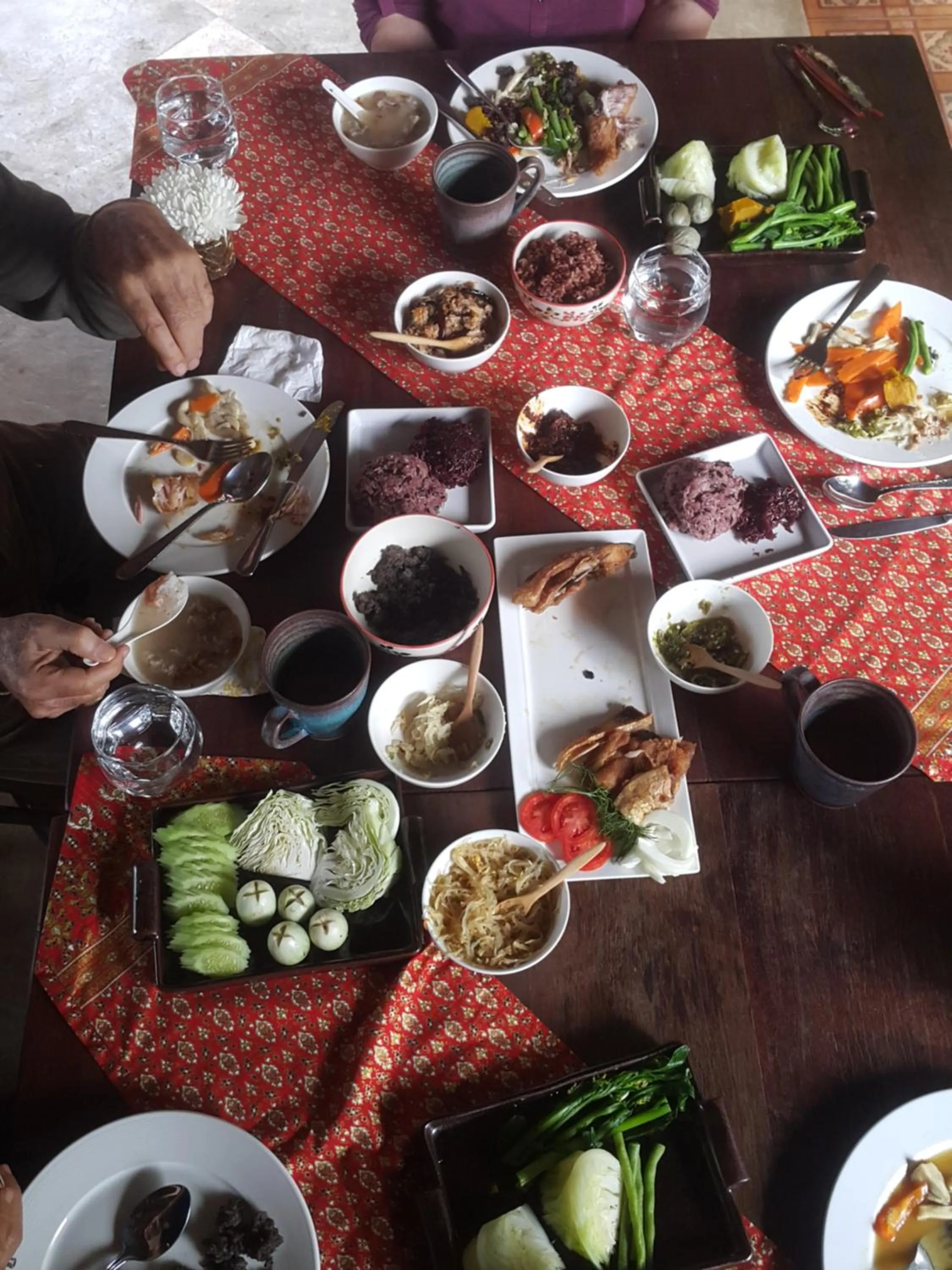 Restaurant/places to eat in Nan De Panna Resort and Spa