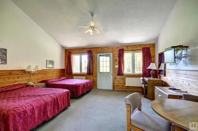 Bed in Quiet Bay Inn & Café