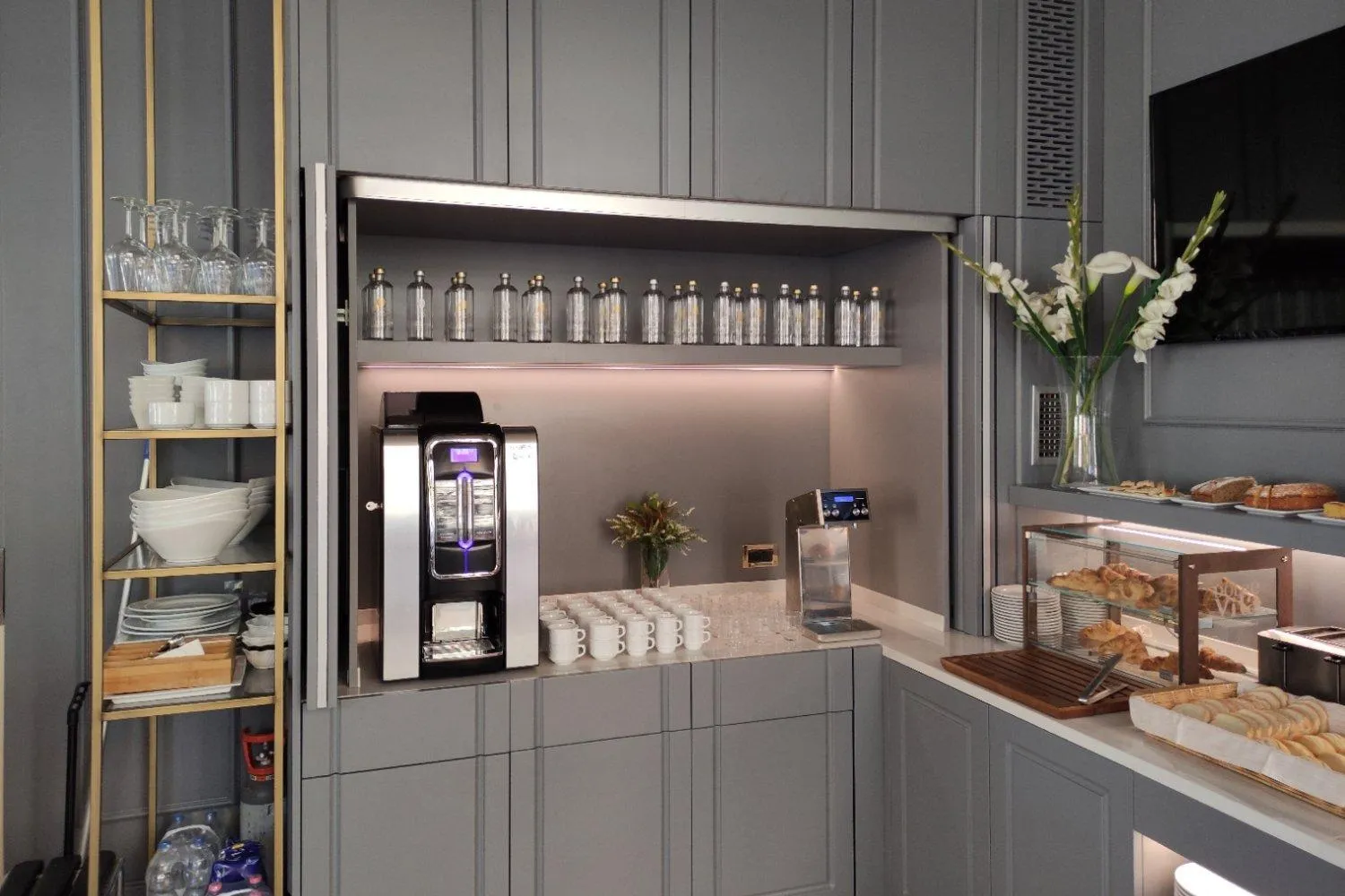 Buffet breakfast in Astra Hotel