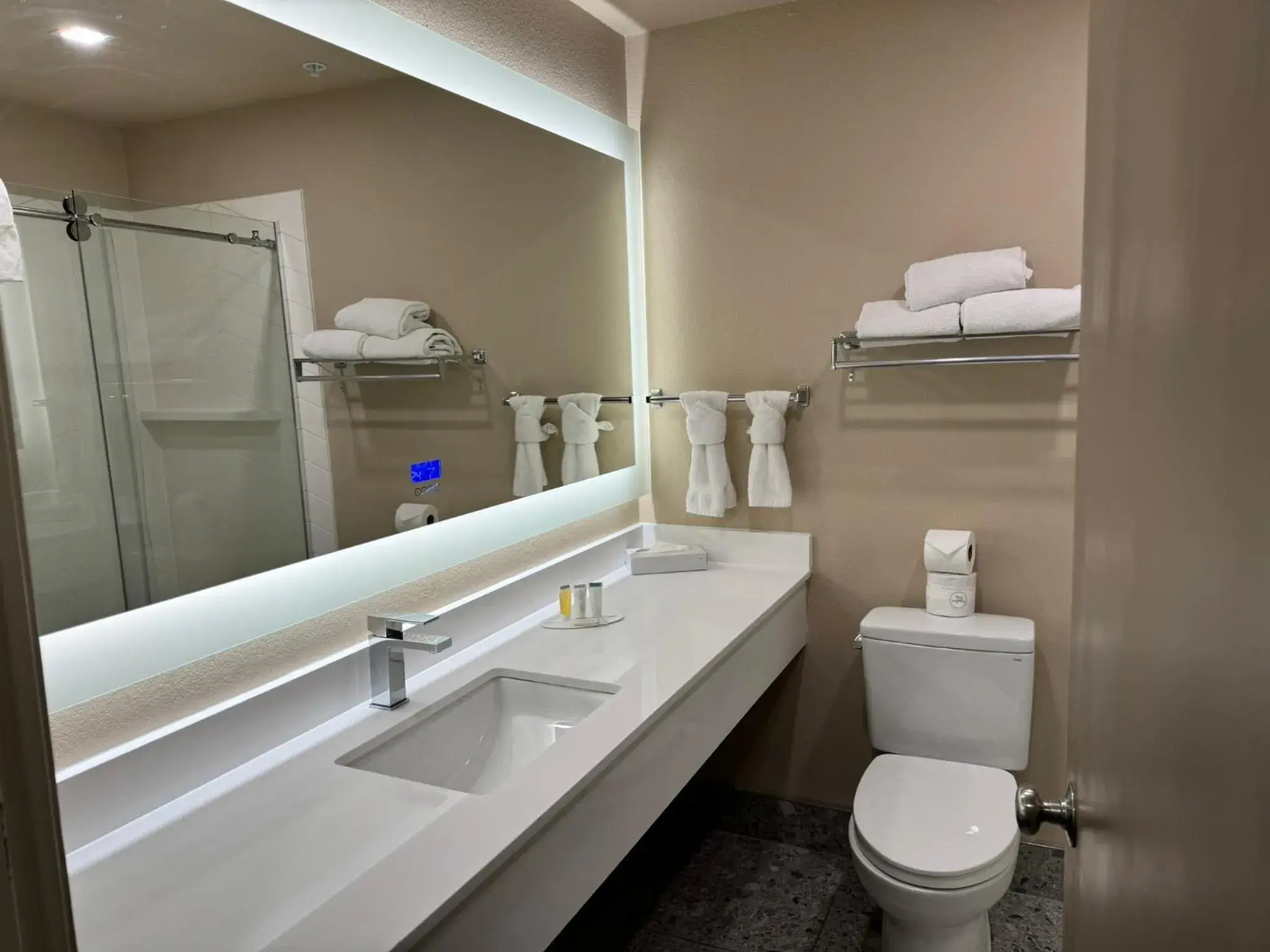 King Suite - Non-Smoking in Travelodge by Wyndham Lake Havasu King Suite - Non-Smoking in Travelodge by Wyndham Lake Havasu