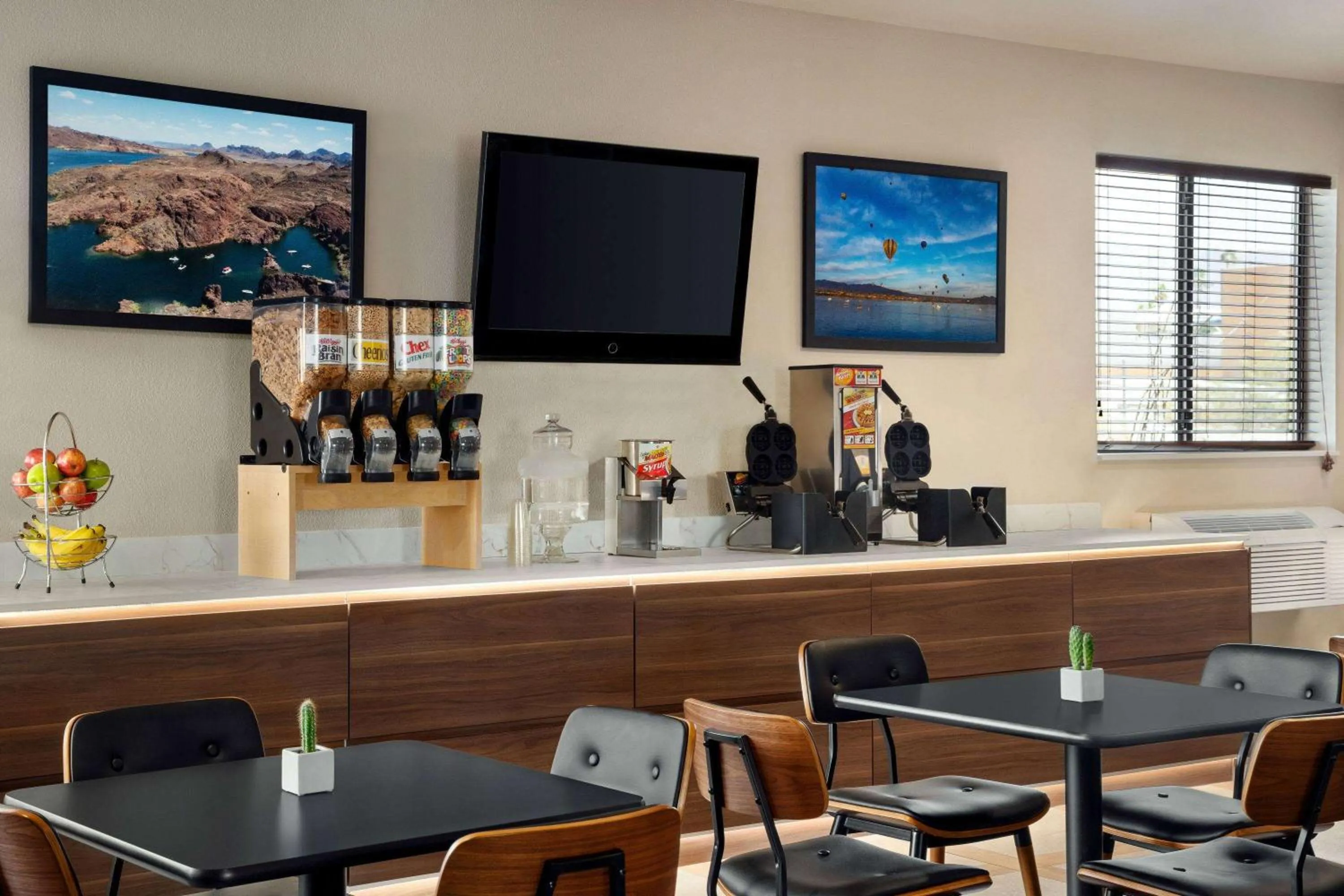 Breakfast in Travelodge by Wyndham Lake Havasu