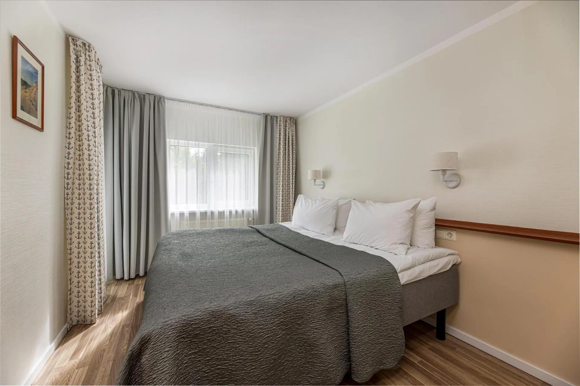 Photo of the whole room, Bed in Nidus