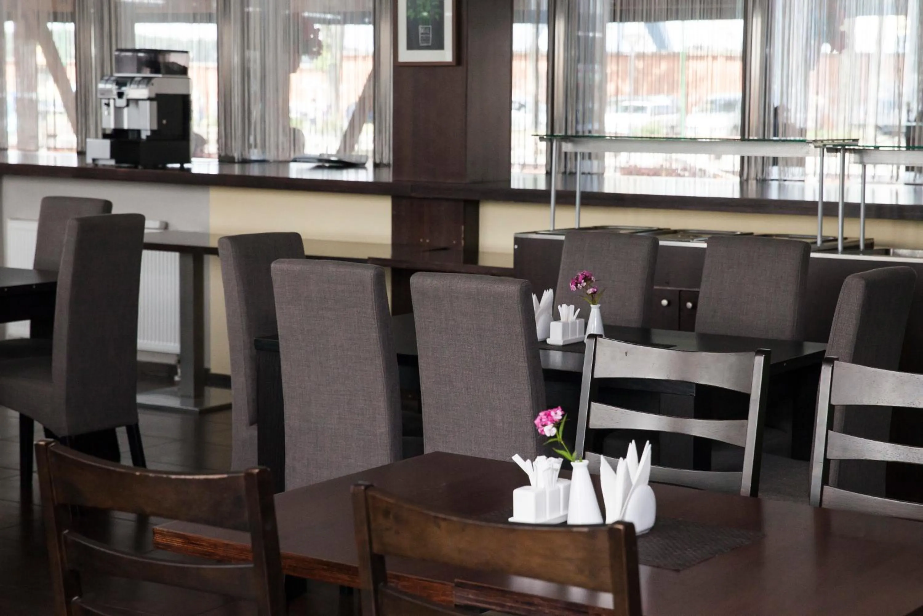 Restaurant/places to eat in Old Mill Hotel