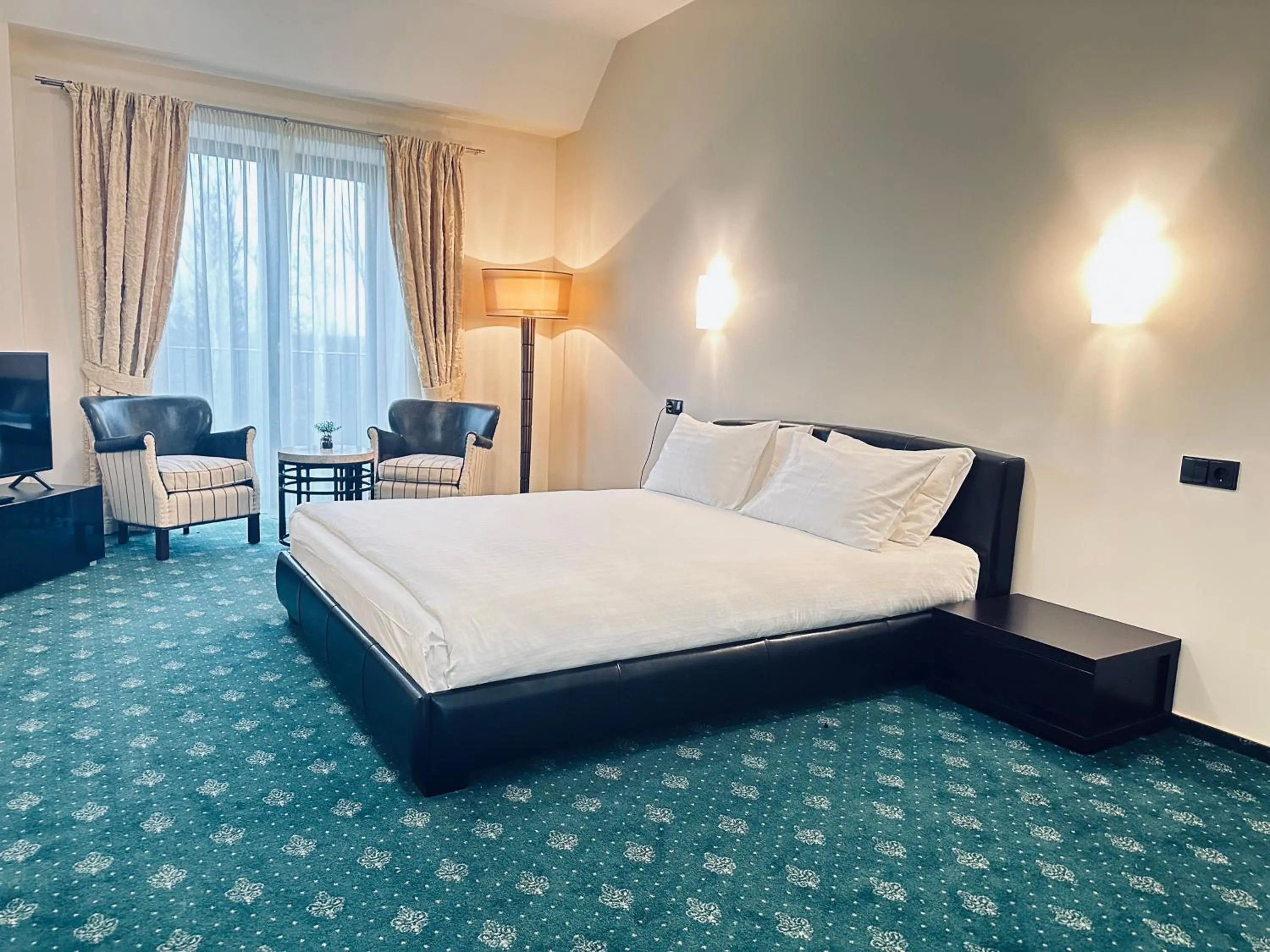 Photo of the whole room, Bed in National Golf Resort
