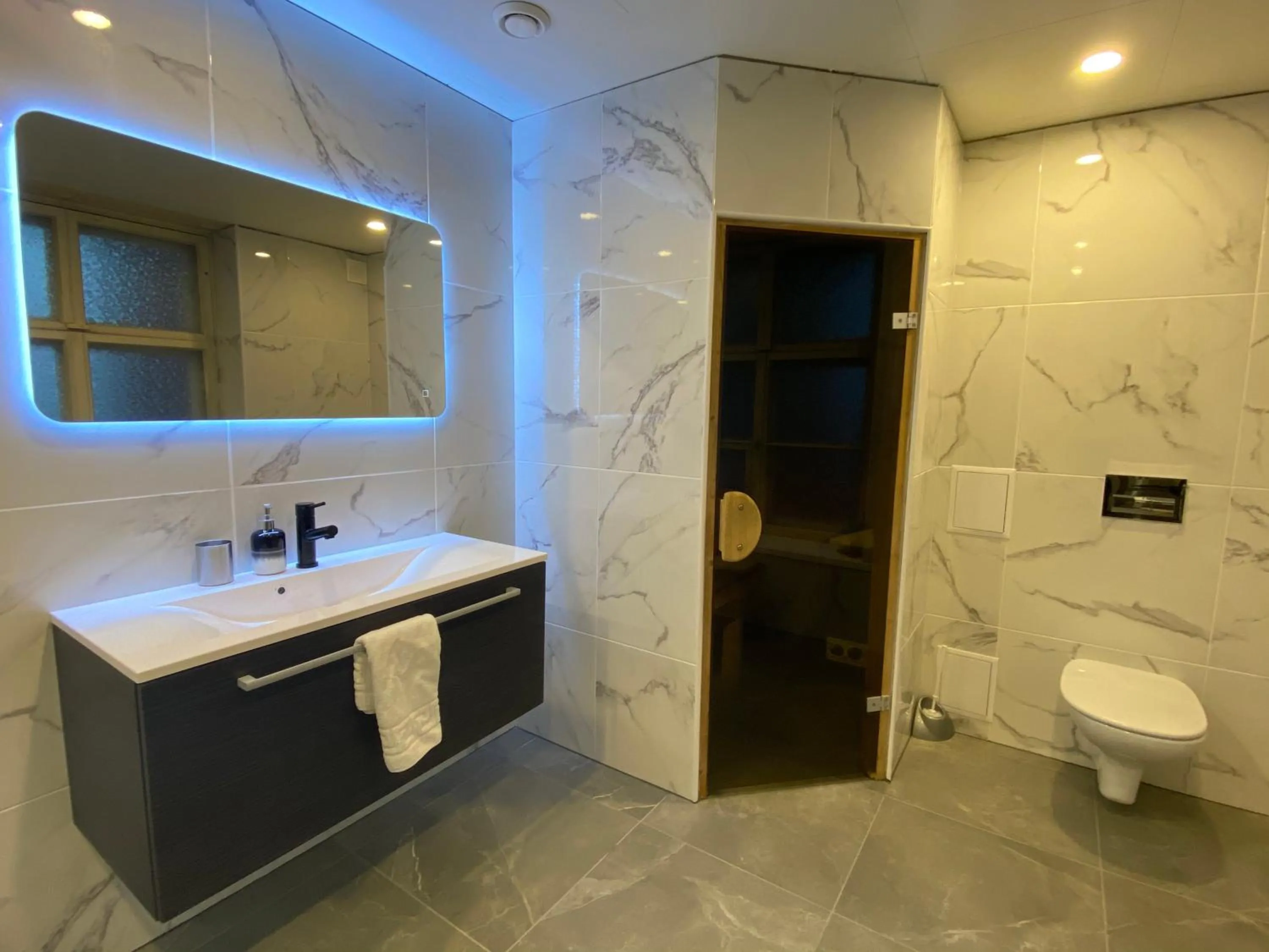 Tallinn City Apartments - Town Hall Square