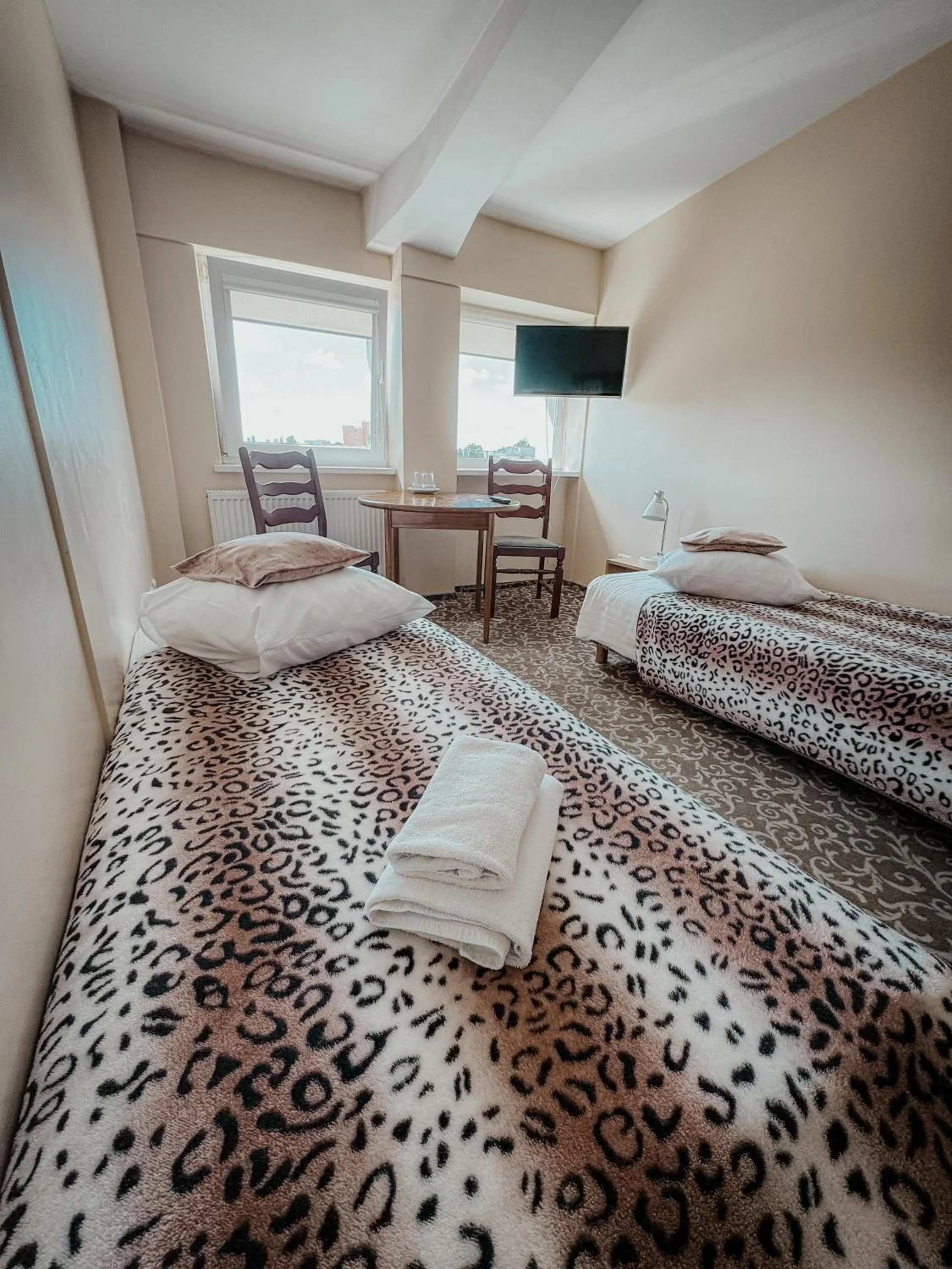 Photo of the whole room, Bed in Pervaža