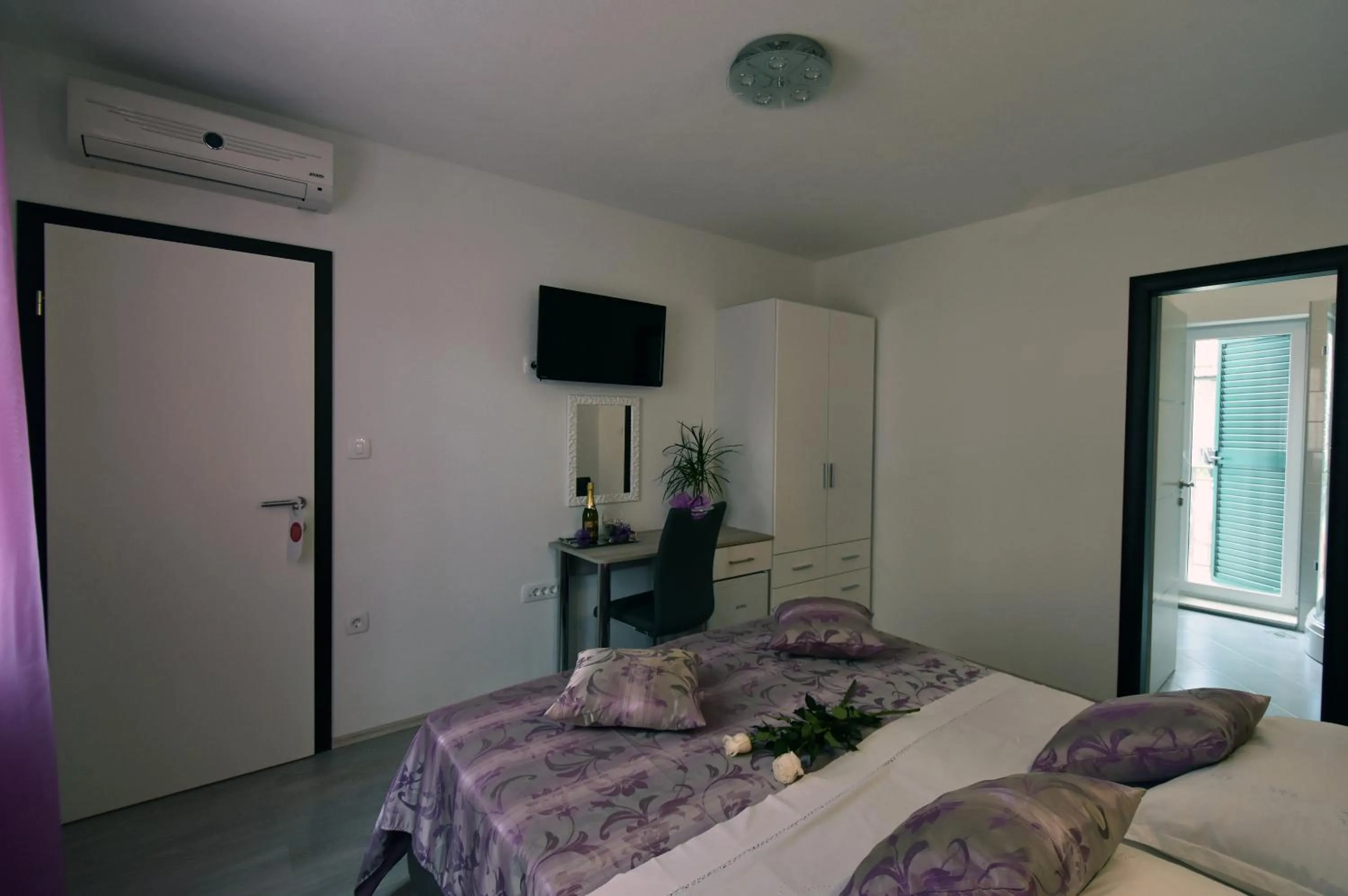 Bedroom in Kuzma Rooms and Apartments