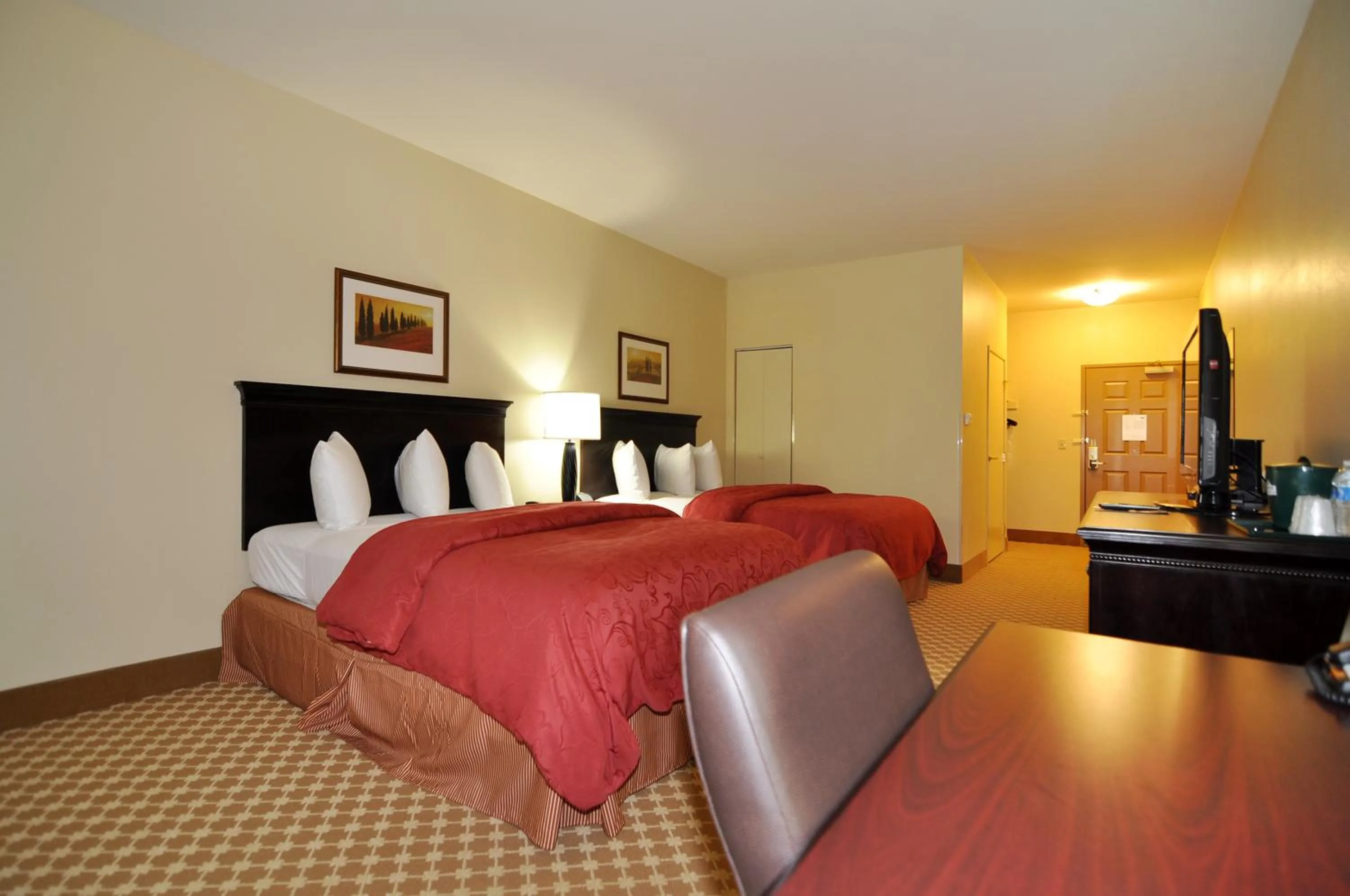 Photo of the whole room, Bed in Country Inn & Suites by Radisson, Conway, AR