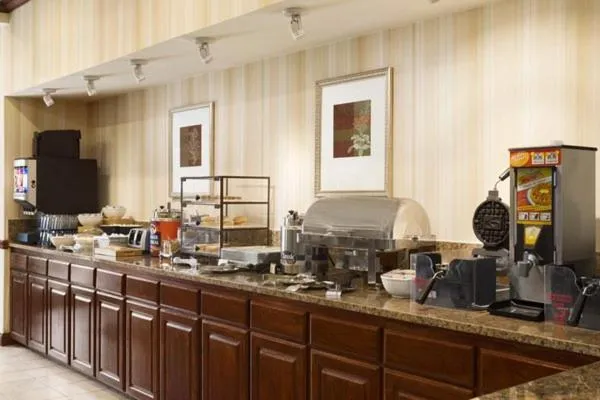 Food and drinks in Country Inn & Suites by Radisson, Conway, AR