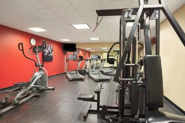 Fitness centre/facilities in Country Inn & Suites by Radisson, Conway, AR