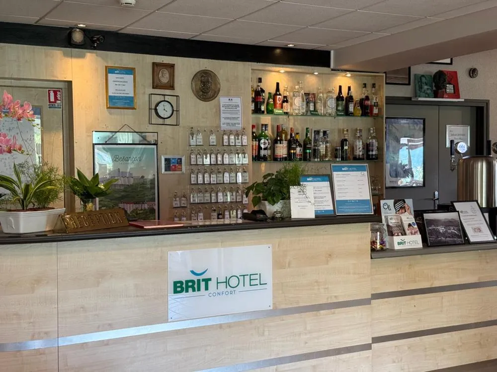 Lobby or reception in Brit Hotel Besancon l'Horloge