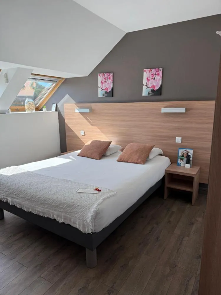 Photo of the whole room, Bed in Brit Hotel Besancon l'Horloge