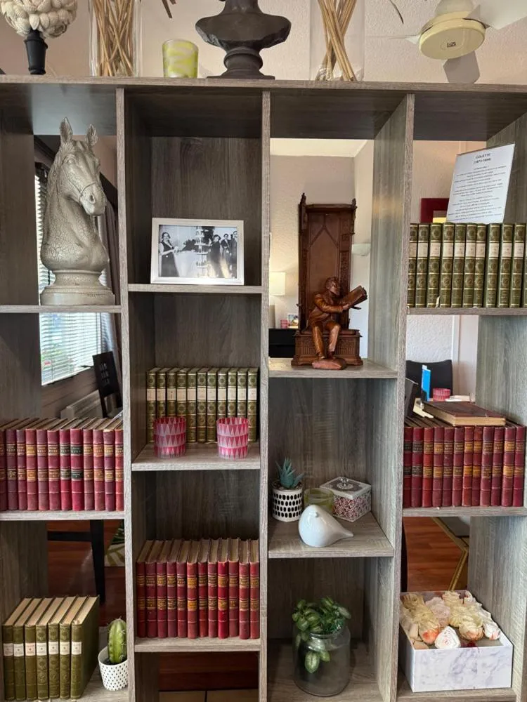 Lobby or reception in Brit Hotel Besancon l'Horloge