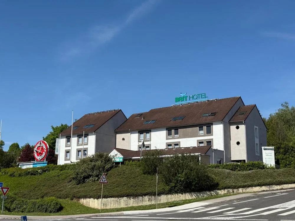 Facade/entrance in Brit Hotel Besancon l'Horloge